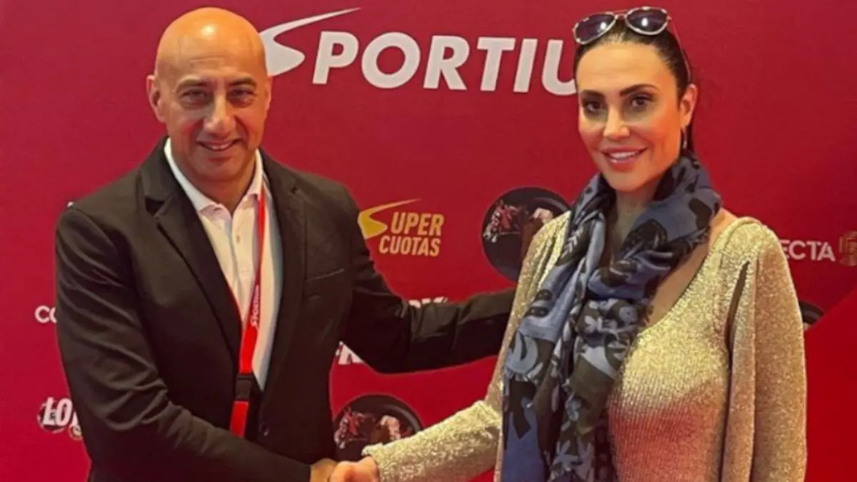 7777 Gaming firma un acuerdo histórico con Sportium 1 7777-apretón de manos-representantes-de-juegos-y-deportes