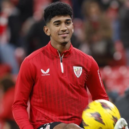Athletic and Eibar negotiate by two players