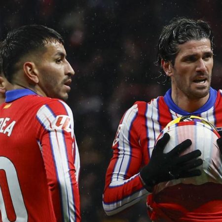 Correa in front of De Paul, in the quarterfinals of the Leagues Cup