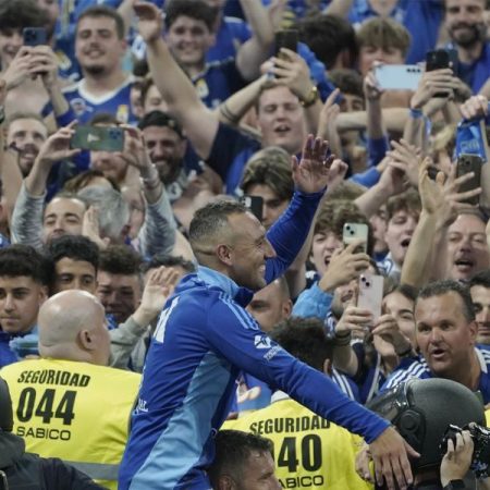 Villarreal receives Cazorla at home