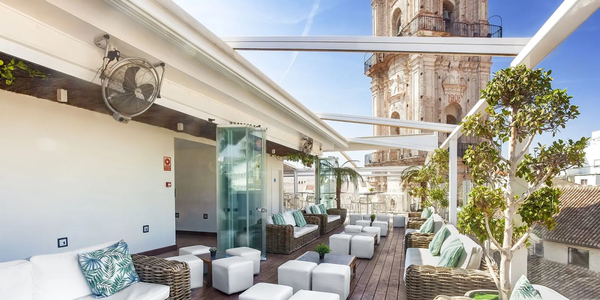 The fashion terrace in Malaga overlooking the Torre de San Juan: Perfect to see the sunset 1 68856E41C8CC4