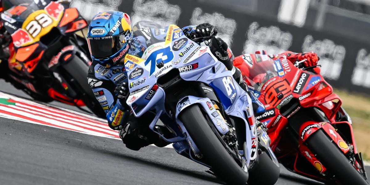 This is the MotoGP Hungary Output Grid: Alex Márquez and Bagnaia, in the background in the worst possible circuit 1 68A98CB78CEA2.R D.4691 1807 3486