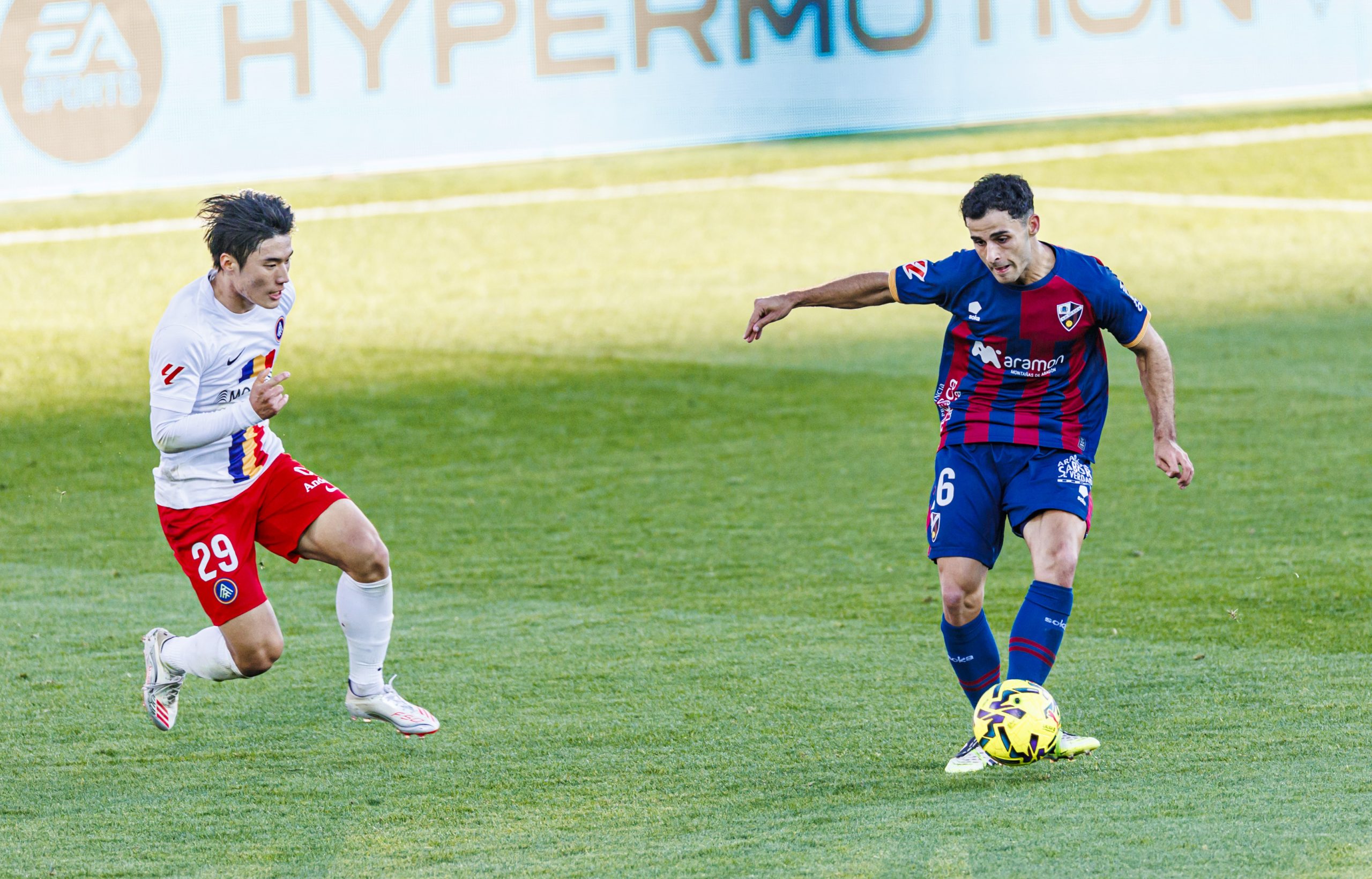 SD Huesca vs Sporting de Gijón: 5 Claves para Entender un Duelo Crucial en LaLiga HyperMotion 1 692318cfa9aea scaled