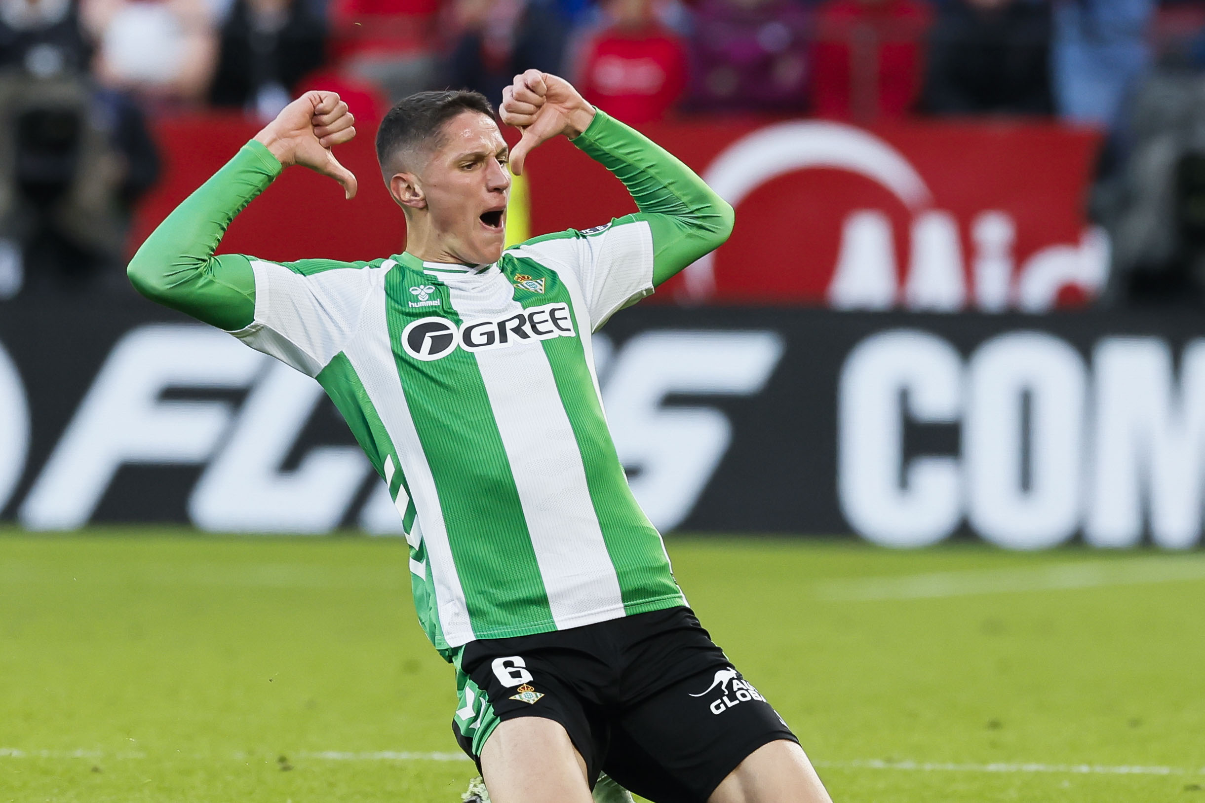 El Betis Rompe la Mala Racha: Triunfo Épico en el Derbi Sevillano 1 692c8145501b5