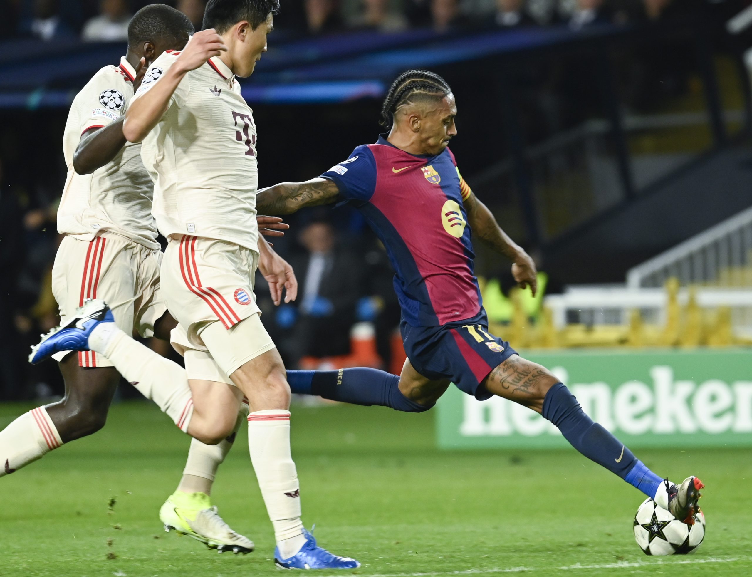 Raphinha, el As en la Manga del Barça: ¿Podrá Repetir su Éxito Contra el Eintracht de Frankfurt? Raphinha, el As en la Manga del Barça: ¿Podrá Repetir su Éxito Contra el Eintracht de Frankfurt?