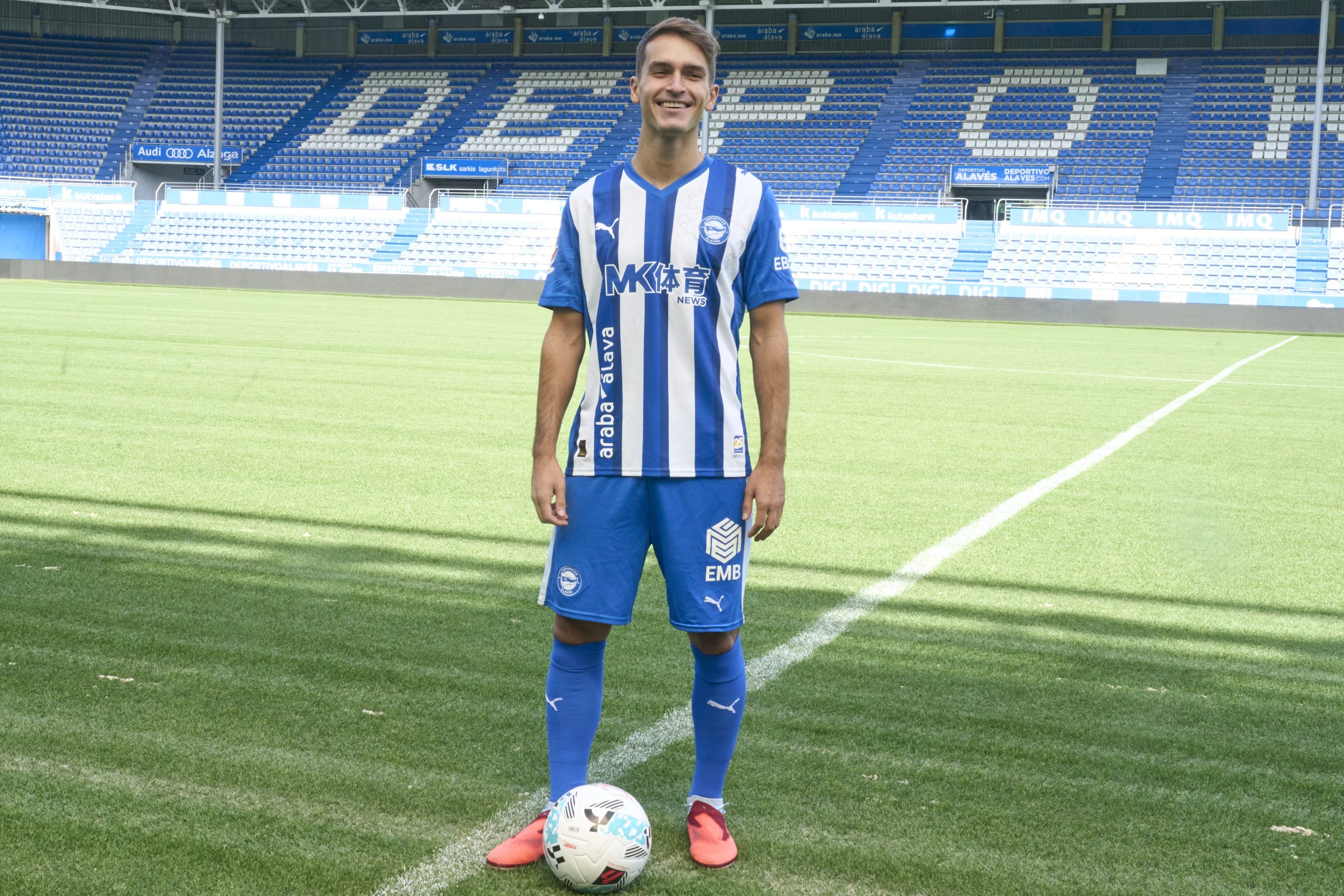 Denis Suárez: The Impact of a Young and Financially Successful Footballer in Spanish Sports