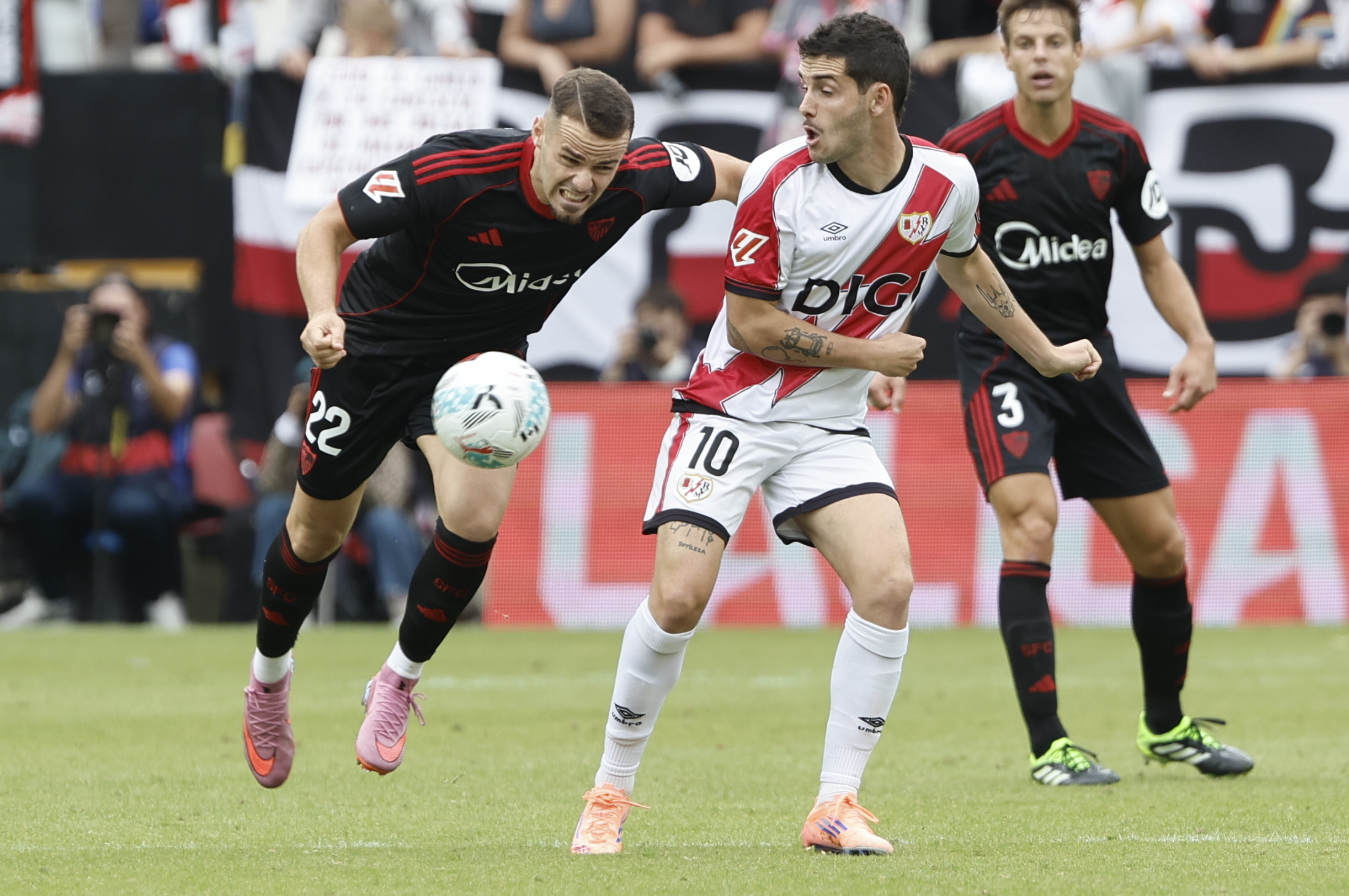 Is Sevilla preparing for a change of course? 5 keys to the situation of Ramón Martínez and his possible departure