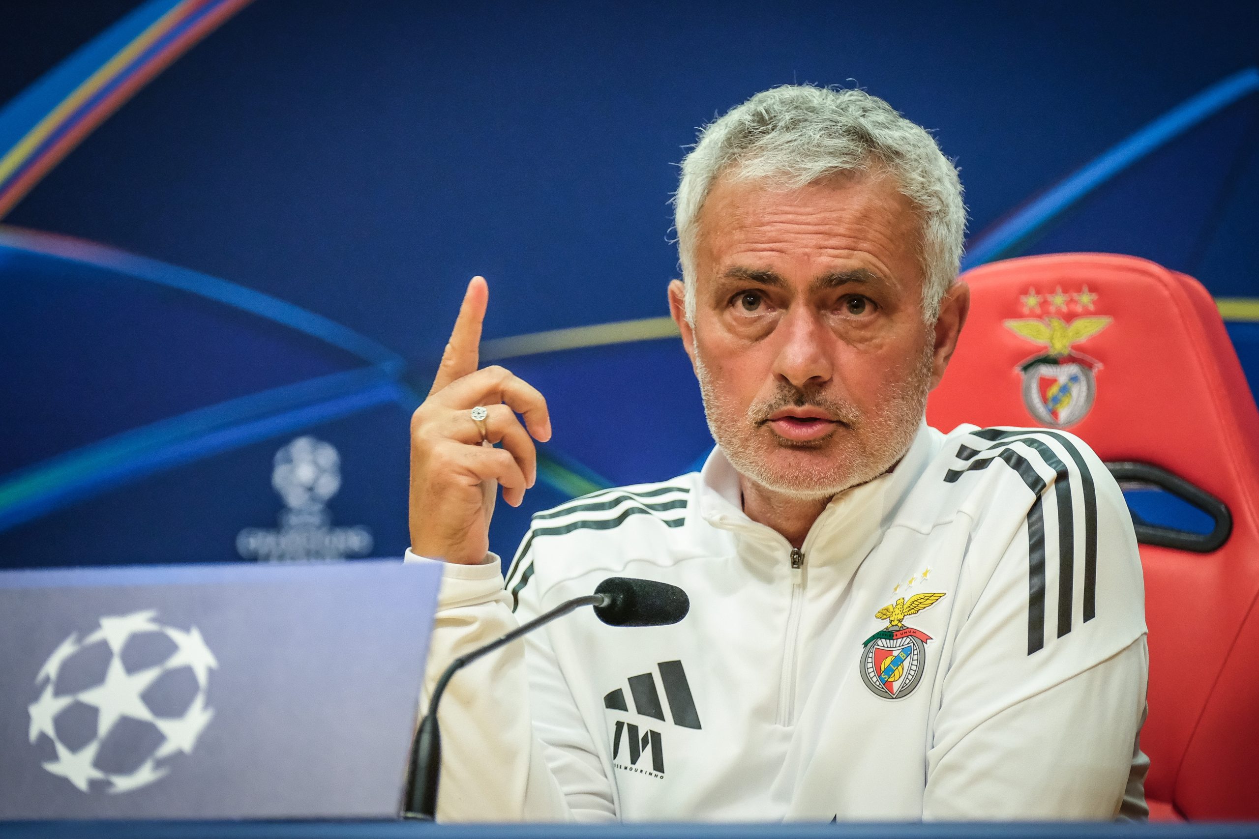Is Mourinho the ideal candidate to replace Xabi Alonso on the Real Madrid bench? Discover the reaction of the fans