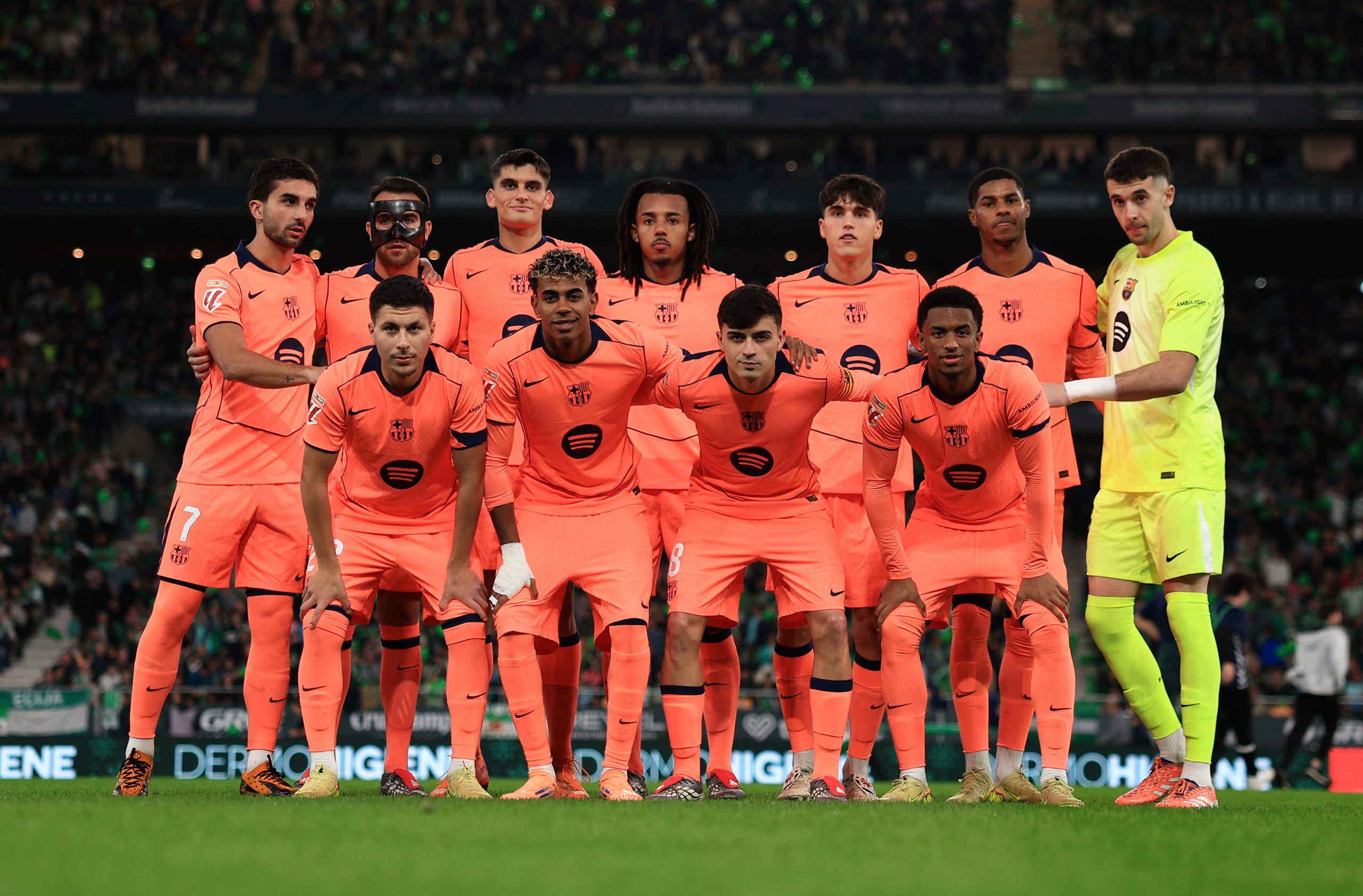 ¡Histórico! Hansi Flick lidera al FC Barcelona hacia un once inicial juvenil que rompe récords en LaLiga ¡Histórico! Hansi Flick lidera al FC Barcelona hacia un once inicial juvenil que rompe récords en LaLiga