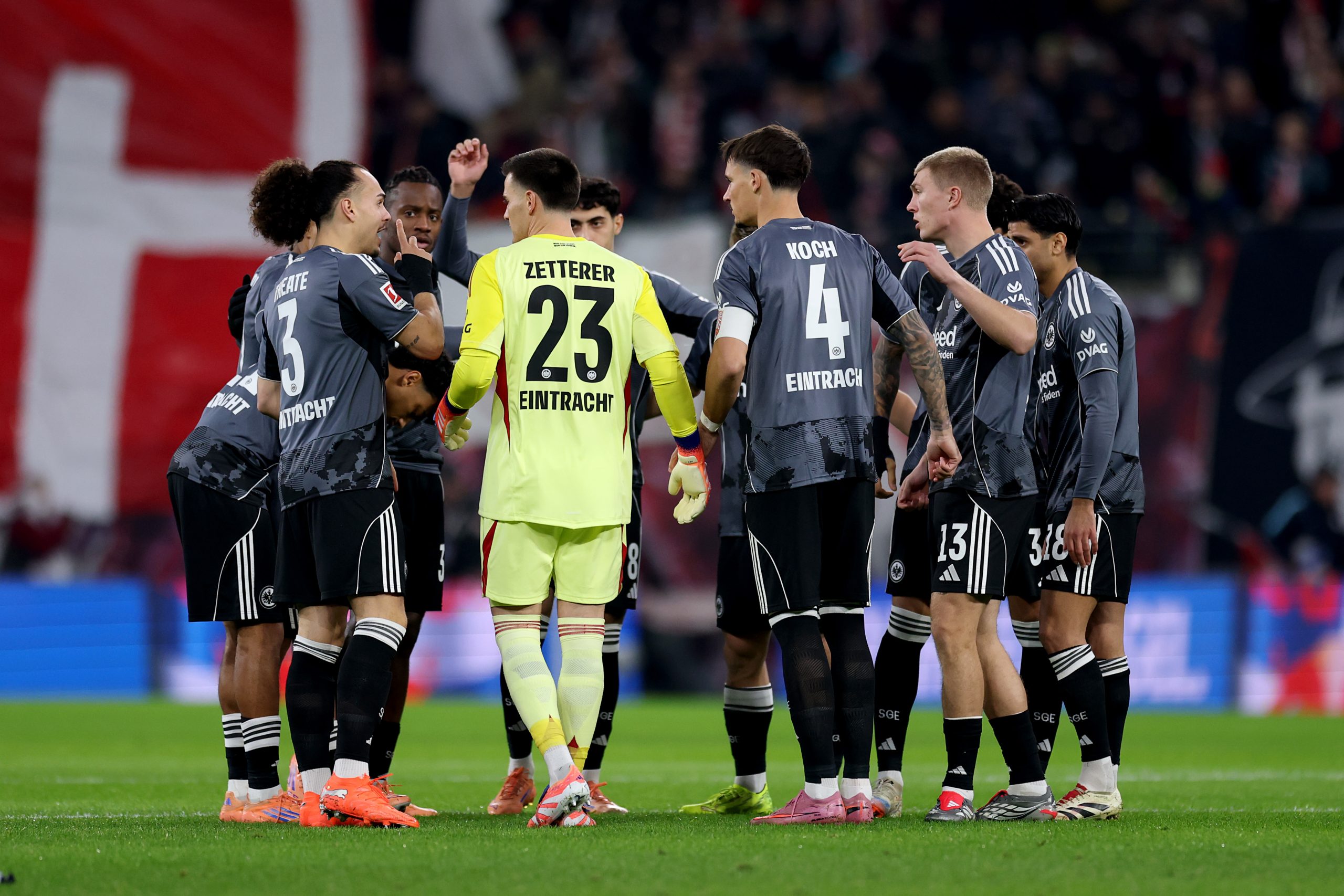 Challenges at Eintracht: 5 Keys to Dino Toppmöller's Tactical Difficulties against Barcelona