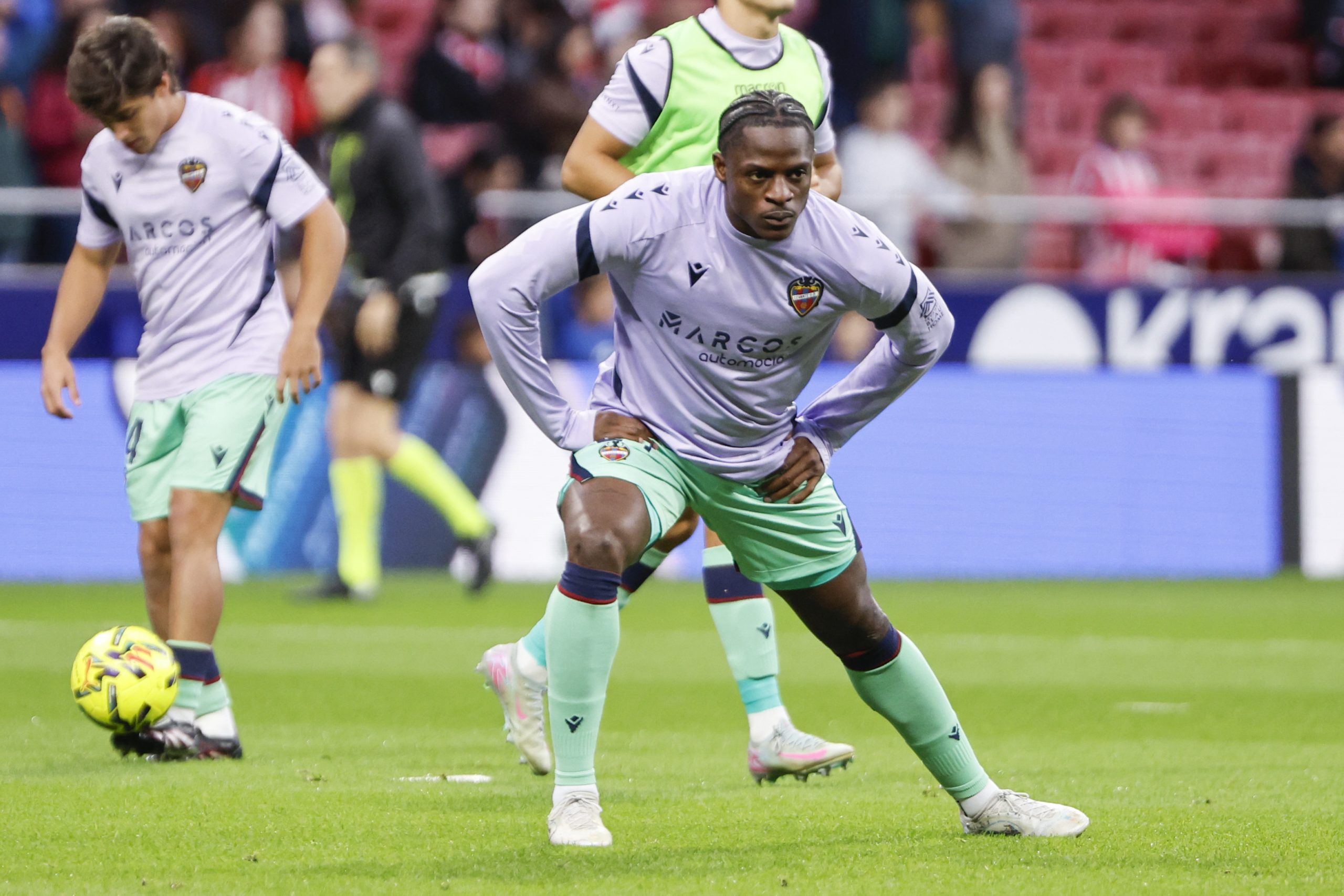 Etta Eyong: The Great Star of Levante Ready to Shine Against Villarreal