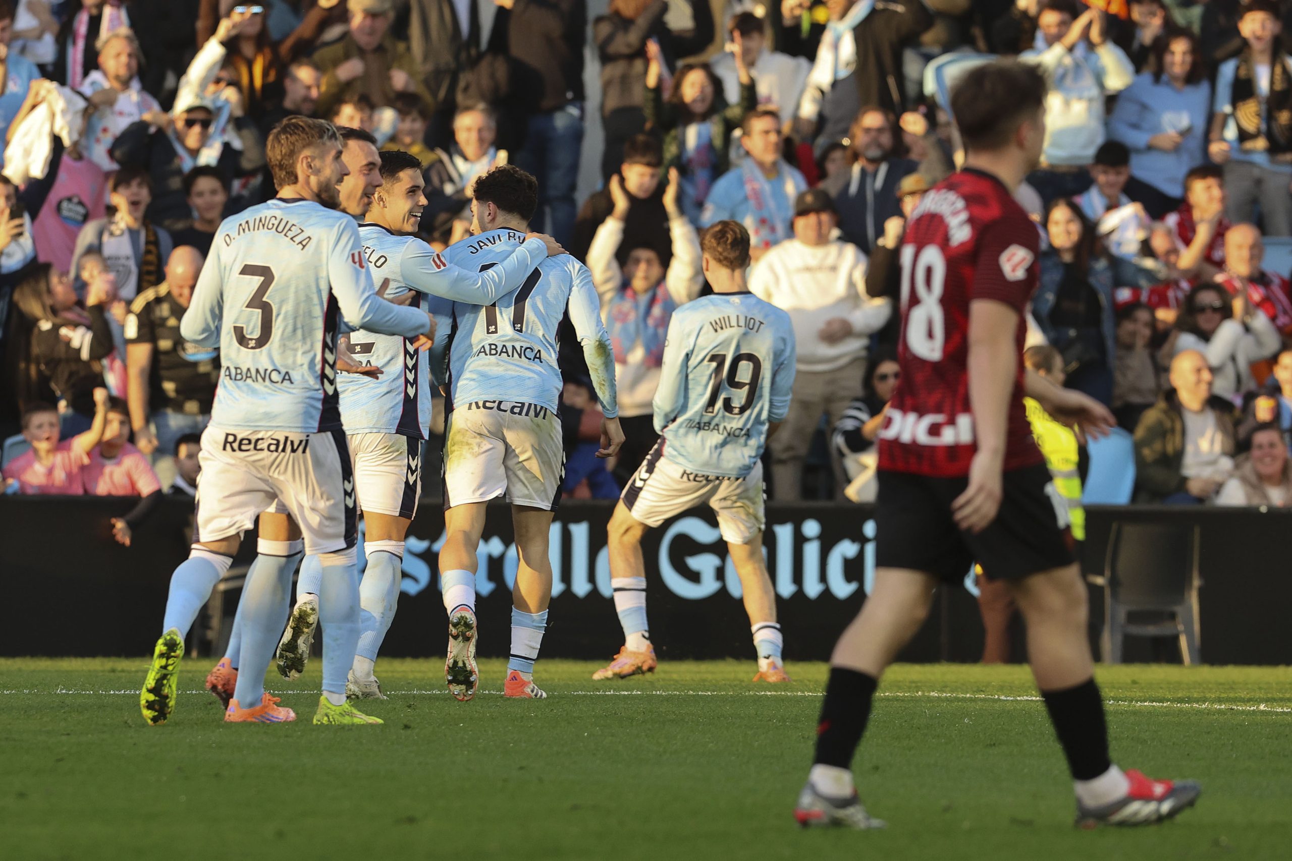 Celta de Vigo makes its home debut! 2-0 victory against Athletic Club in an exciting match