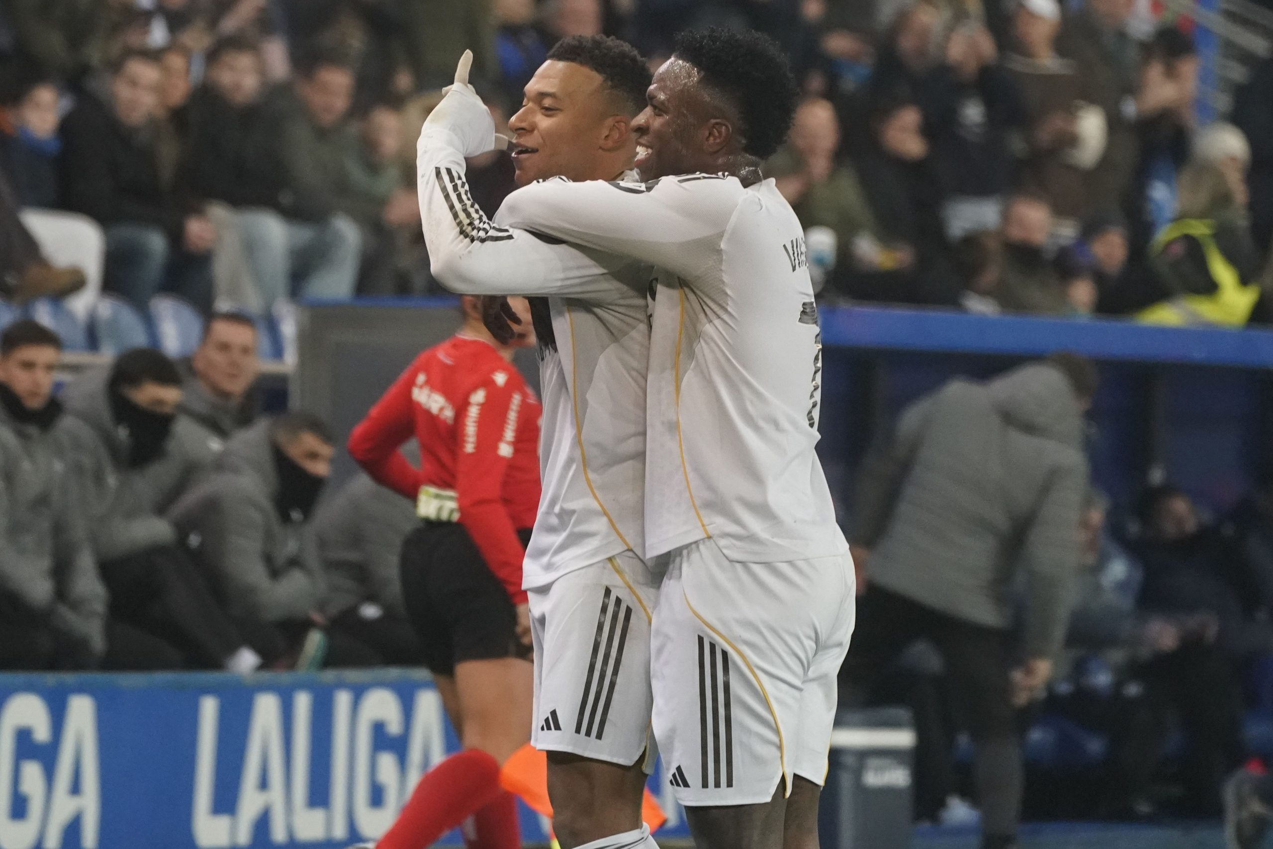 Mbappé breaks the Alavés defense in Mendizorroza: great goal and a celebration that has something to talk about today in Spain