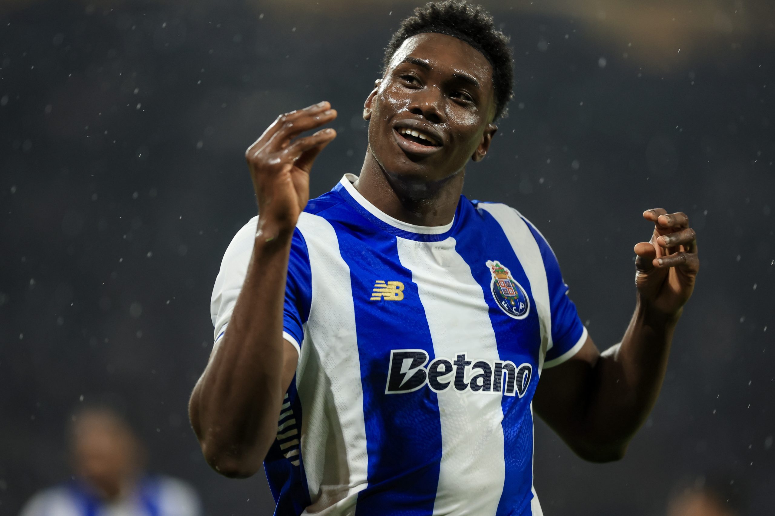 Porto Qualifies and Prepares for a Classic Against Benfica: 4 Goals Mark the Way to the Quarterfinals Porto Qualifies and Prepares for a Classic Against Benfica: 4 Goals Mark the Way to the Quarterfinals