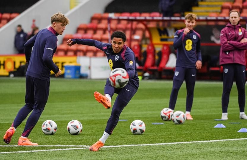 FC Barcelona sets its sights on Ajay Tavares, the young English promise who unleashes passions