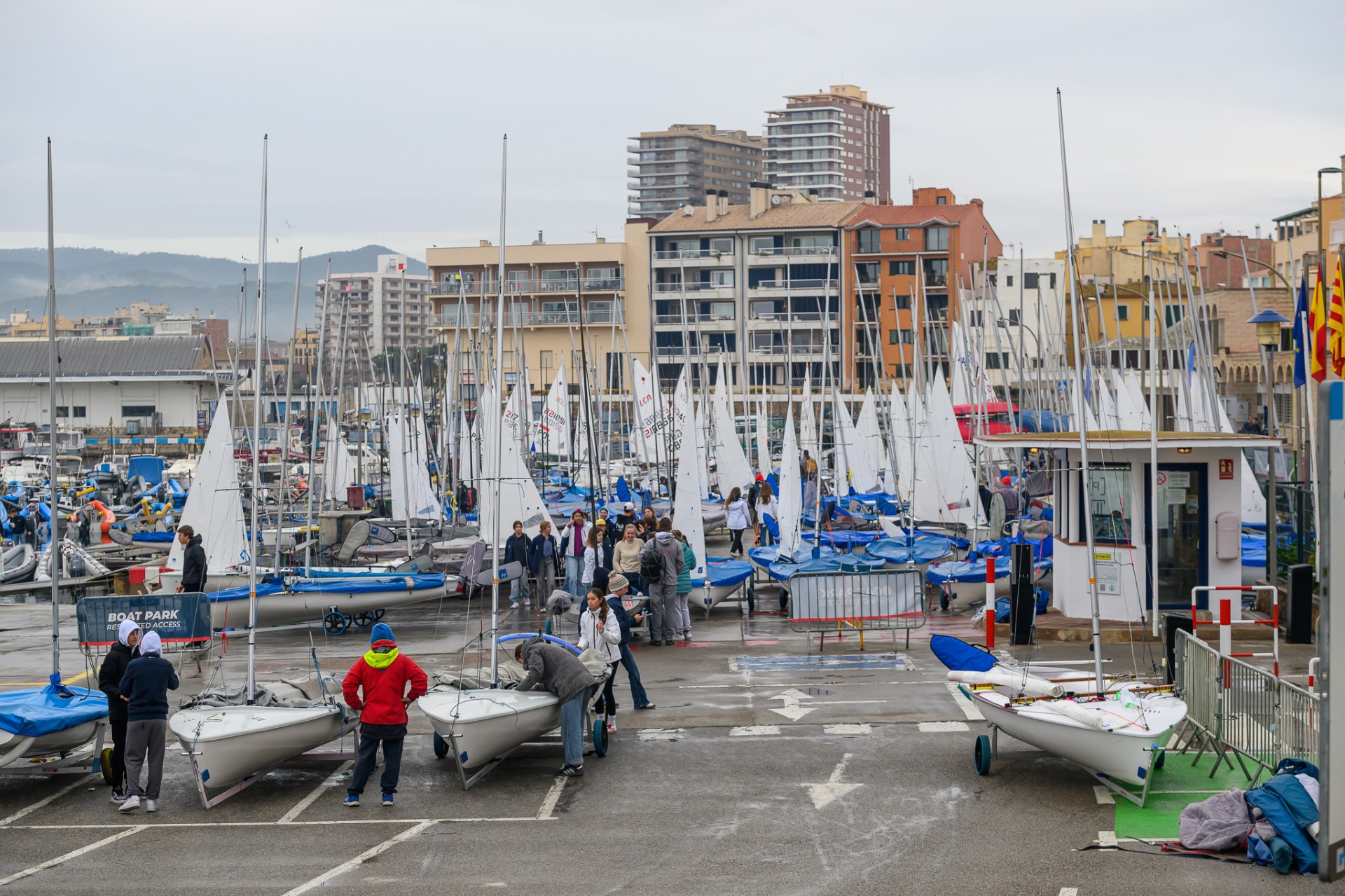 49th Palamós Christmas Race: Complicated start without winds and with renewed hopes