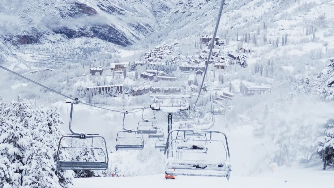 Incredible 5 Snowfalls in the Sky of Spain! The Perfect Gift for a Dream Winter