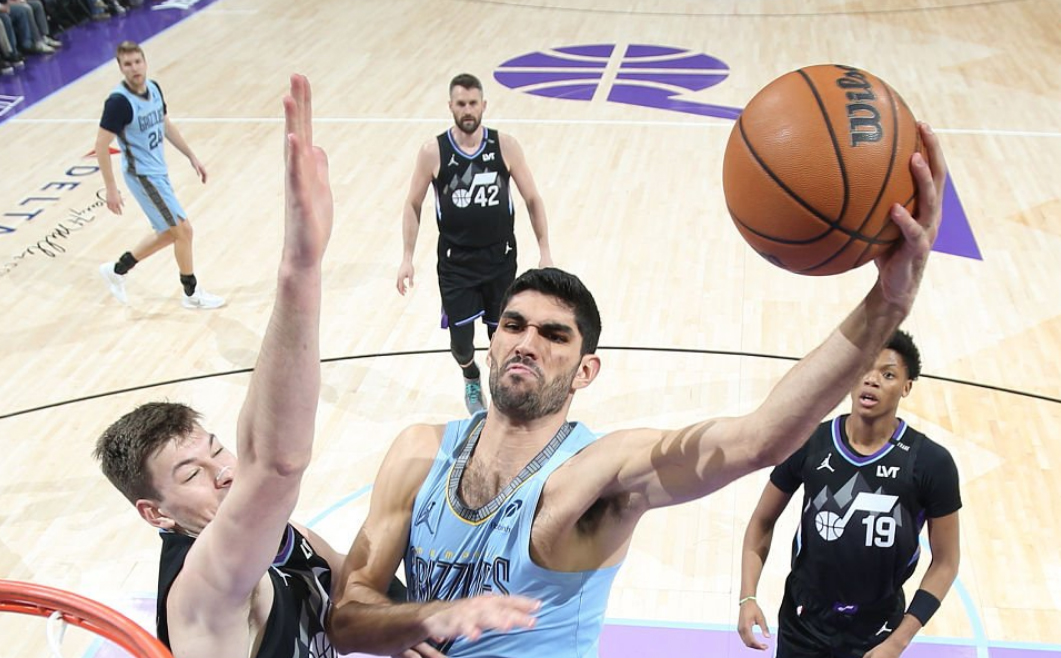 ¡Santi Aldama brilla en la NBA! 37 puntos que lo acercan a la élite del baloncesto español ¡Santi Aldama brilla en la NBA! 37 puntos que lo acercan a la élite del baloncesto español