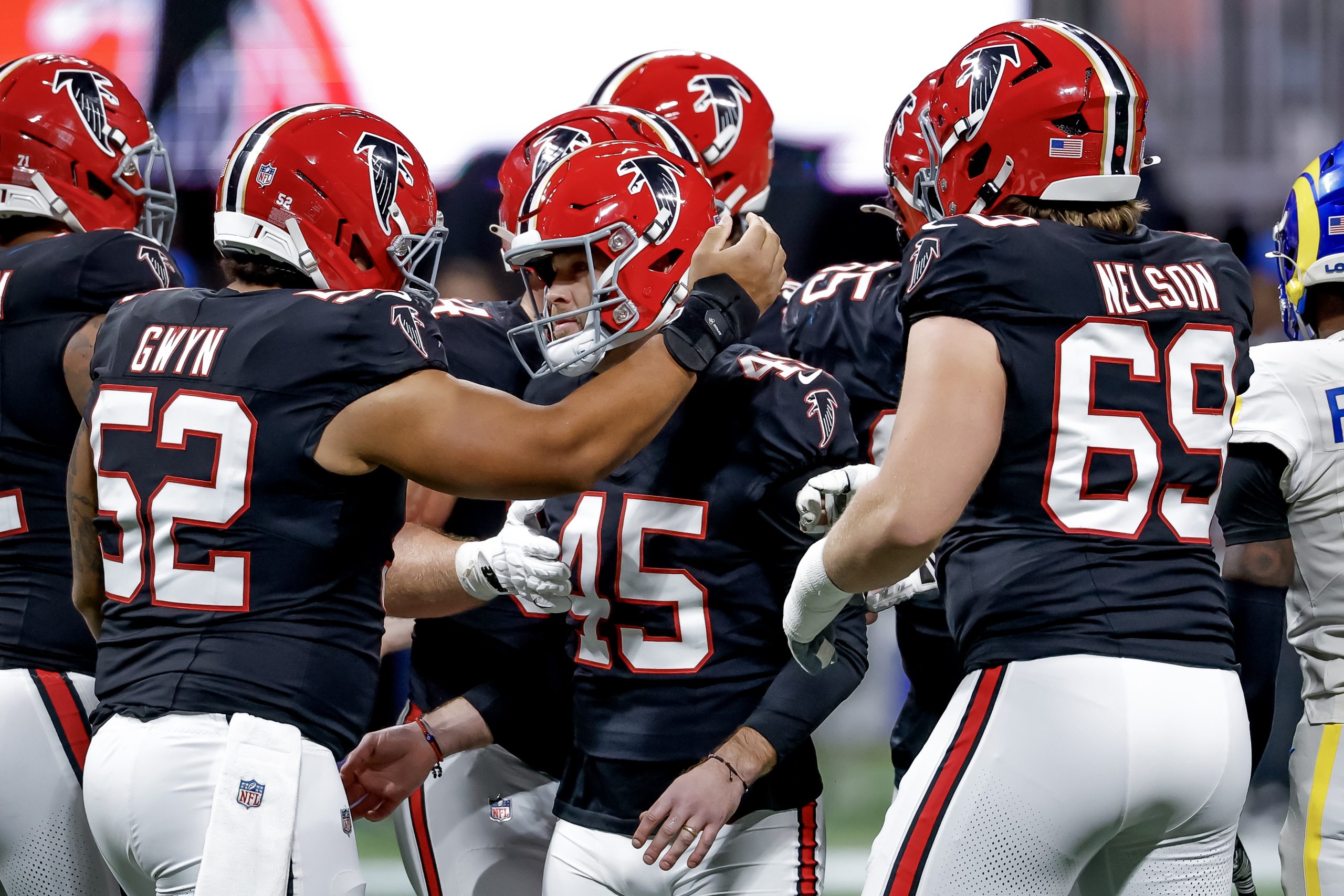 Atlanta Falcons Achieve an Unexpected Surprise: They Defeat the Los Angeles Rams 27-24 in an Exciting Game