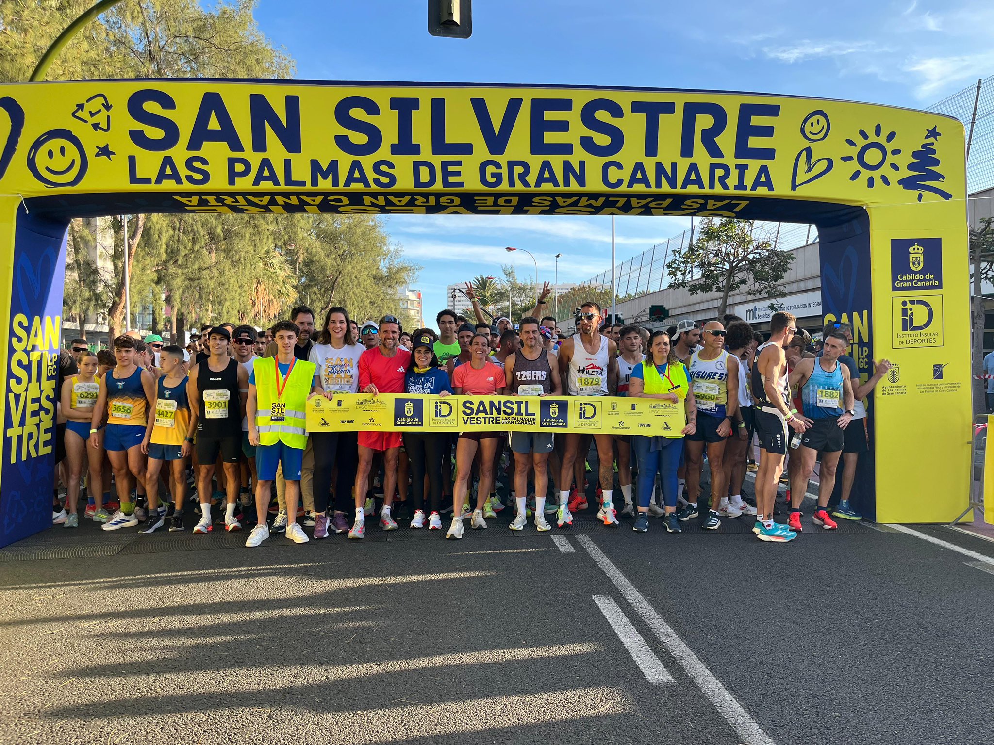 Las Palmas: The Epic San Silvestre that Says Goodbye to the Year with 10,001 Runners in a Solidarity Party Las Palmas: The Epic San Silvestre that Says Goodbye to the Year with 10,001 Runners in a Solidarity Party