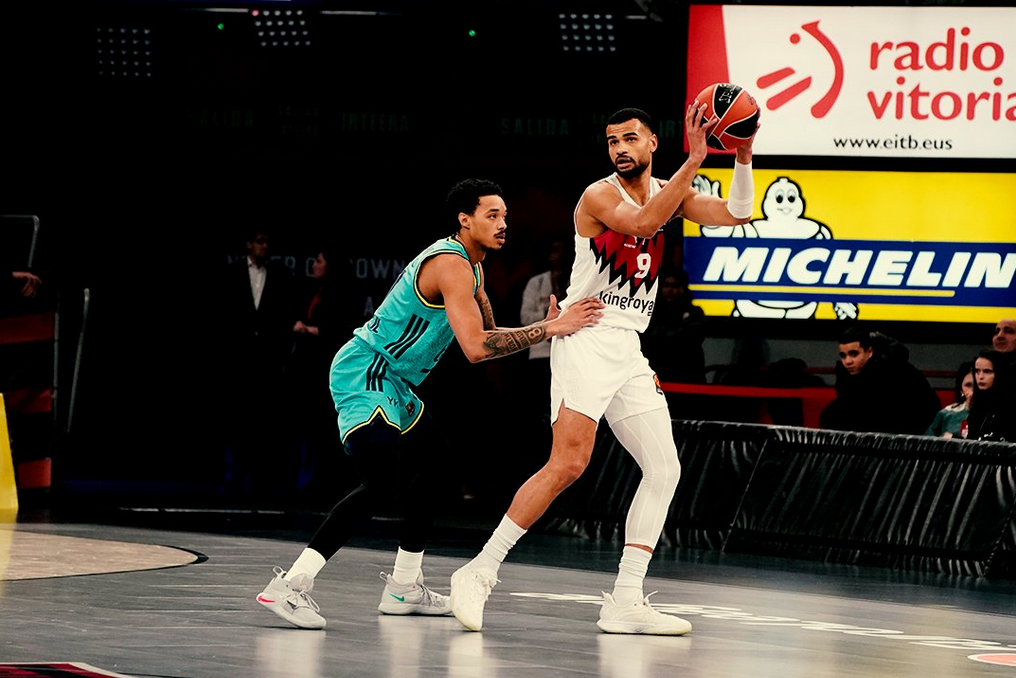 Fenerbahçe se Impone al Baskonia en un Encuentro de Euroliga con Emoción hasta el Final Fenerbahçe se Impone al Baskonia en un Encuentro de Euroliga con Emoción hasta el Final