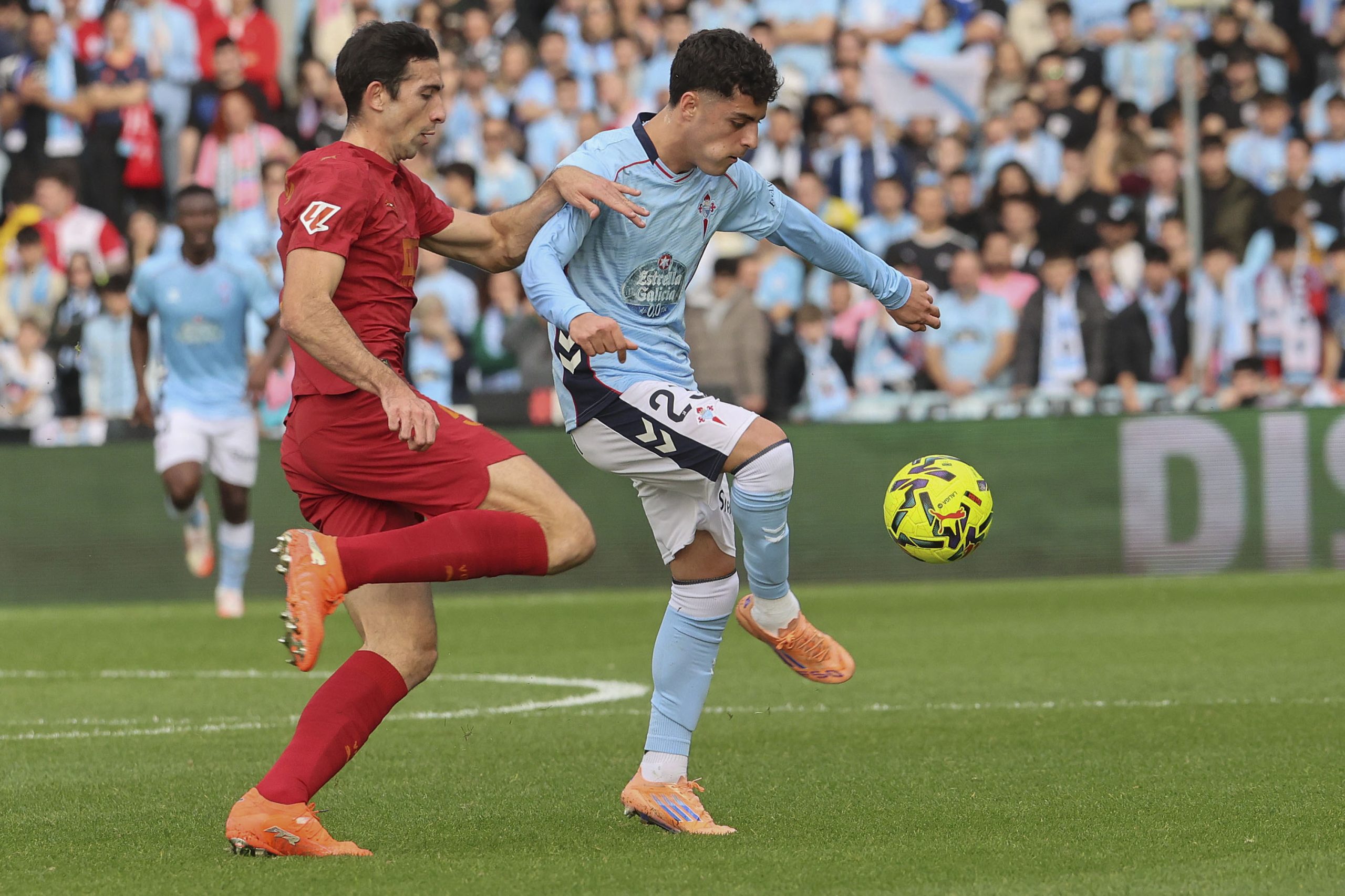 Valencia Vive un Nuevo Descalabro: Celta Lo Atraviesa con un 4-1 en Balaídos Valencia Vive un Nuevo Descalabro: Celta Lo Atraviesa con un 4-1 en Balaídos