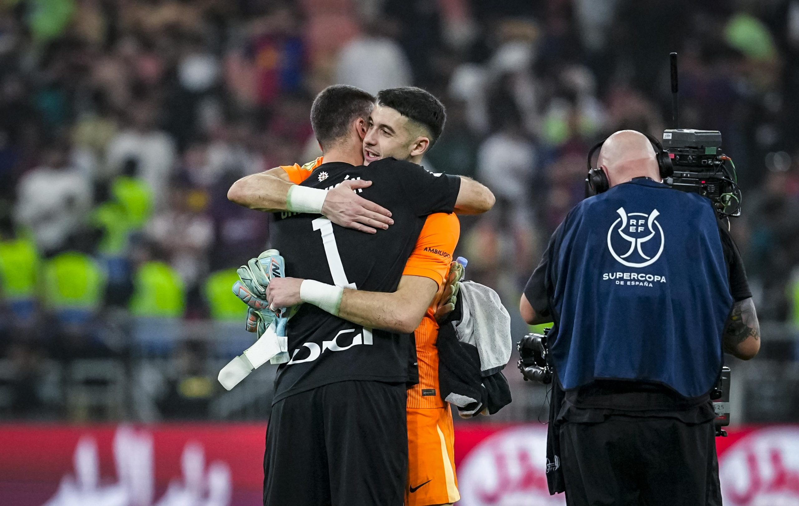 The Spanish Super Cup: Joan Garcia shines against Unai Simón in an unforgettable semifinal