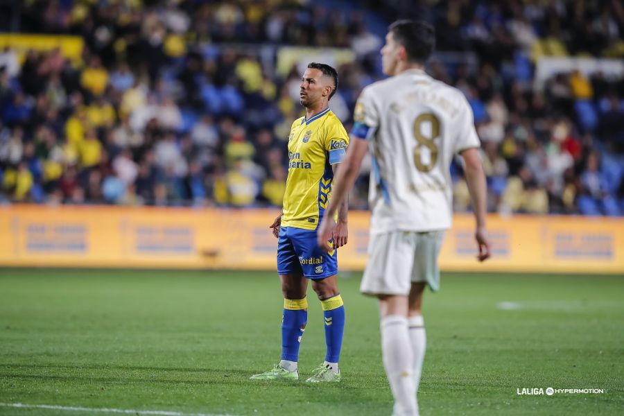 Empate Épico: UD Las Palmas y Deportivo La Coruña Brindan un Espectáculo de Emoción (1-1) Empate Épico: UD Las Palmas y Deportivo La Coruña Brindan un Espectáculo de Emoción (1-1)