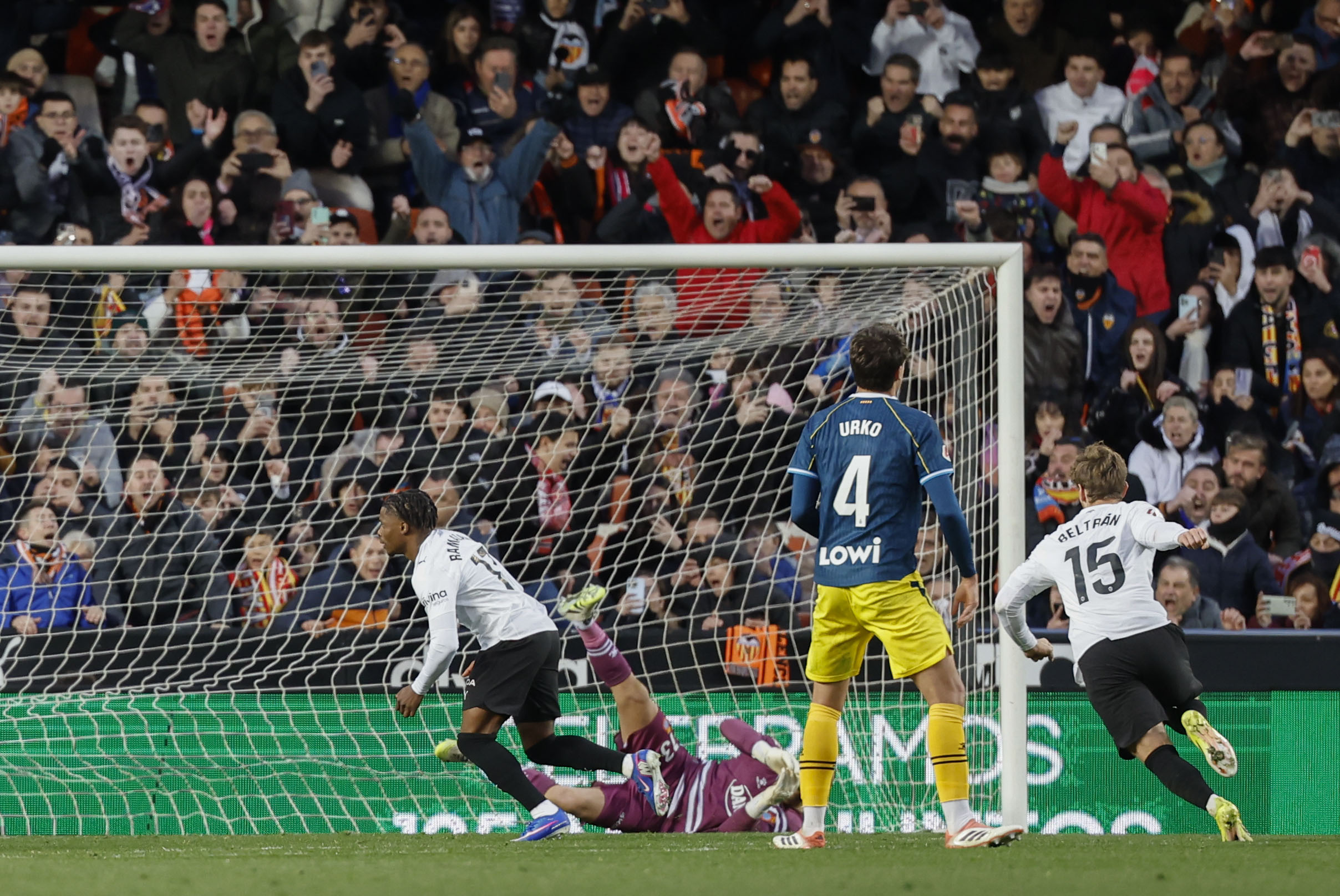 Controversy in Mestalla: The VAR ignores a previous foul that changed the destiny of Espanyol