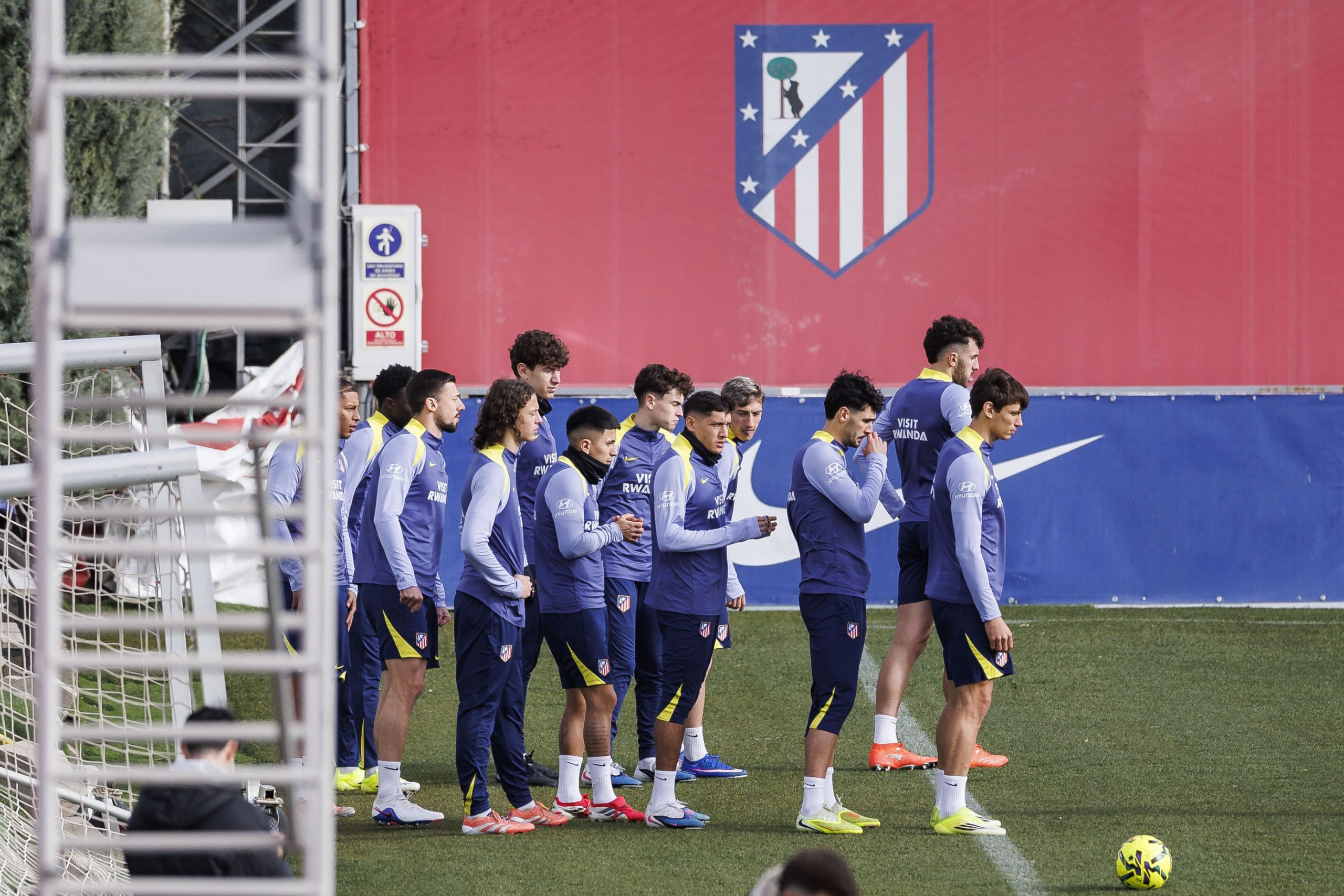 Atlético de Madrid prepares for a key duel in Valencia Atlético de Madrid prepares for a key duel in Valencia