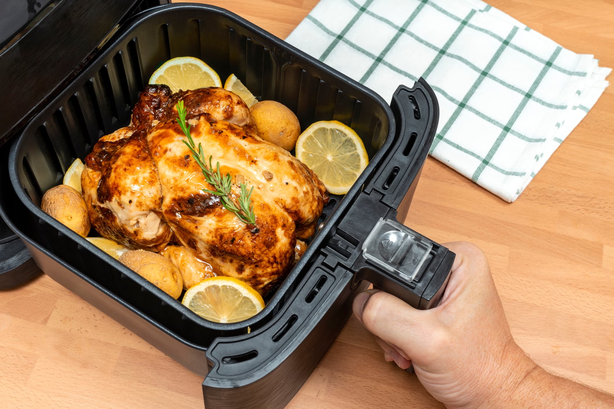 ¡Alerta Eléctrica! El Peligro Oculto de tu Airfryer que Te Está Costando Dinero ¡Alerta Eléctrica! El Peligro Oculto de tu Airfryer que Te Está Costando Dinero