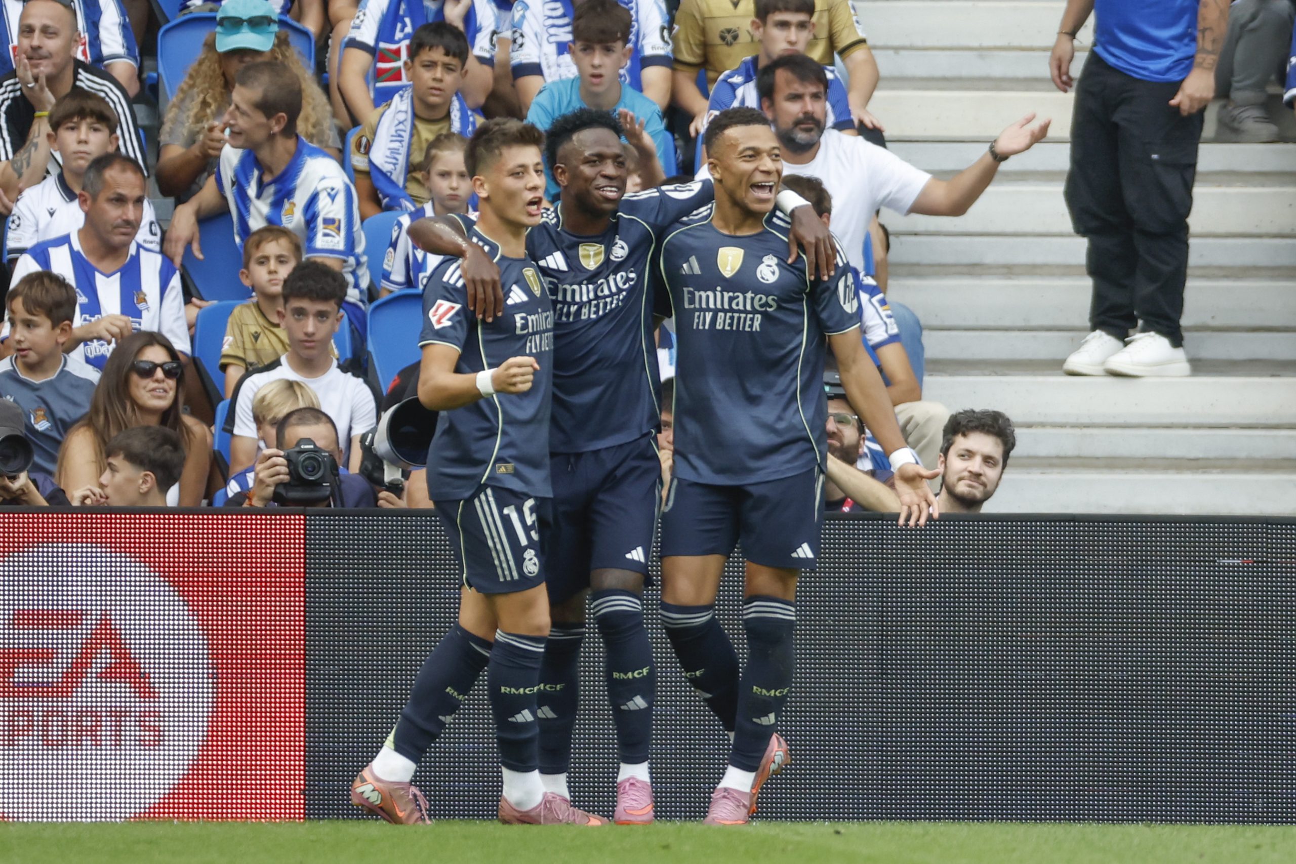 El Bernabéu se viste de gala: Real Madrid y Real Sociedad, duelo de aspiraciones en LaLiga El Bernabéu se viste de gala: Real Madrid y Real Sociedad, duelo de aspiraciones en LaLiga