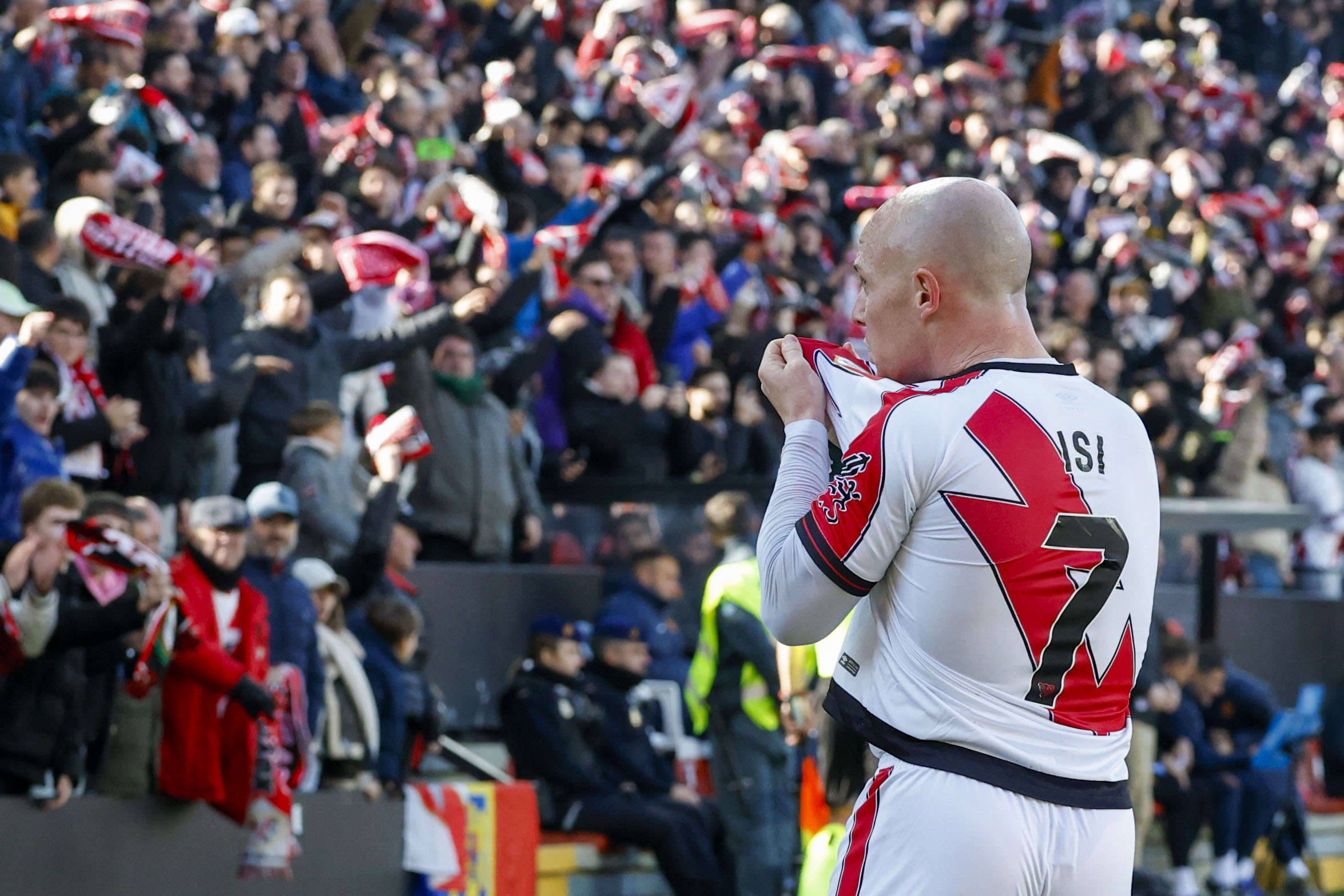 Controversy at the Bernabéu: Rayo Vallecano complains bitterly after an agonizing defeat Controversy at the Bernabéu: Rayo Vallecano complains bitterly after an agonizing defeat