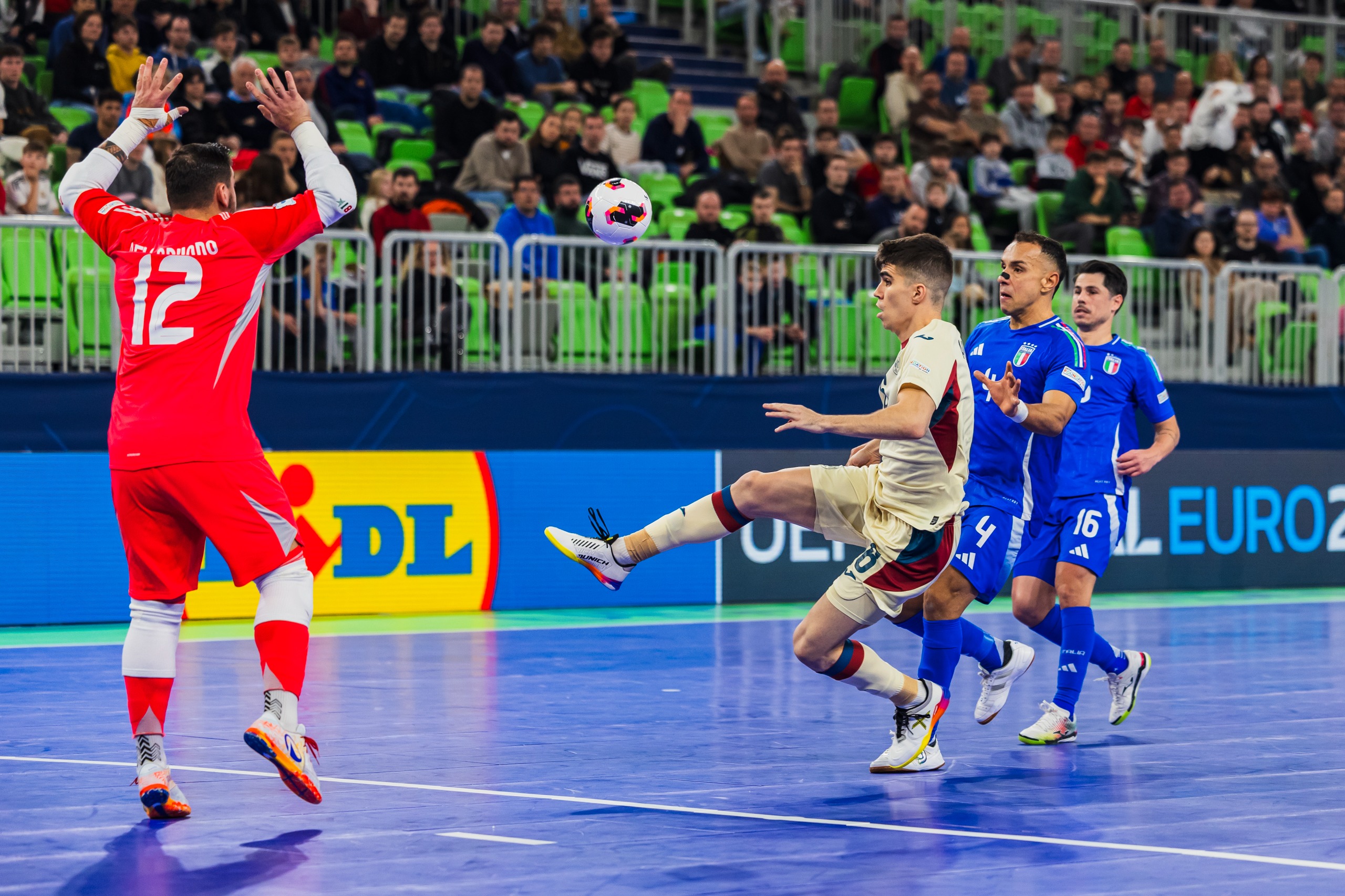 ¡España a por la final! La Roja del fútbol sala busca el pase ante Croacia en un duelo de altura ¡España a por la final! La Roja del fútbol sala busca el pase ante Croacia en un duelo de altura