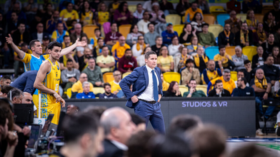 Derby of Contrasts! Tenerife drowns in self-criticism while Gran Canaria celebrates an emotional respite Derby of Contrasts! Tenerife drowns in self-criticism while Gran Canaria celebrates an emotional respite