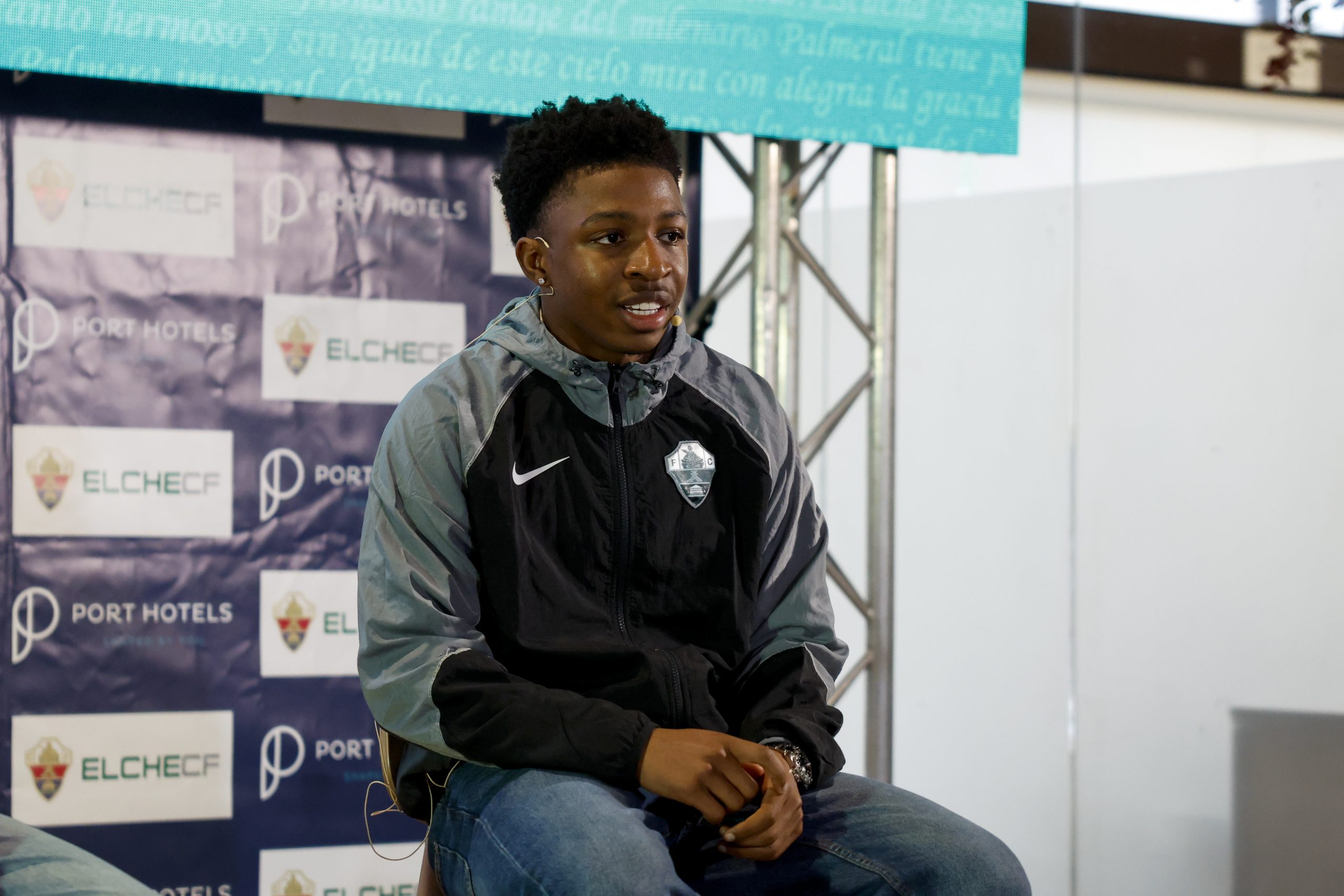 Buba Sangaré: Youth, Speed ​​and Ambition Take the Right Wing of Elche
