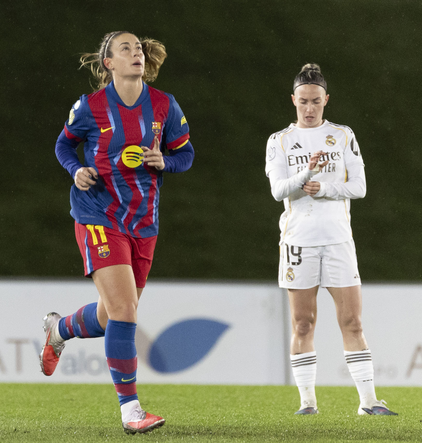 Clásicos a la vista: El Barça y el Madrid se preparan para una semana intensa