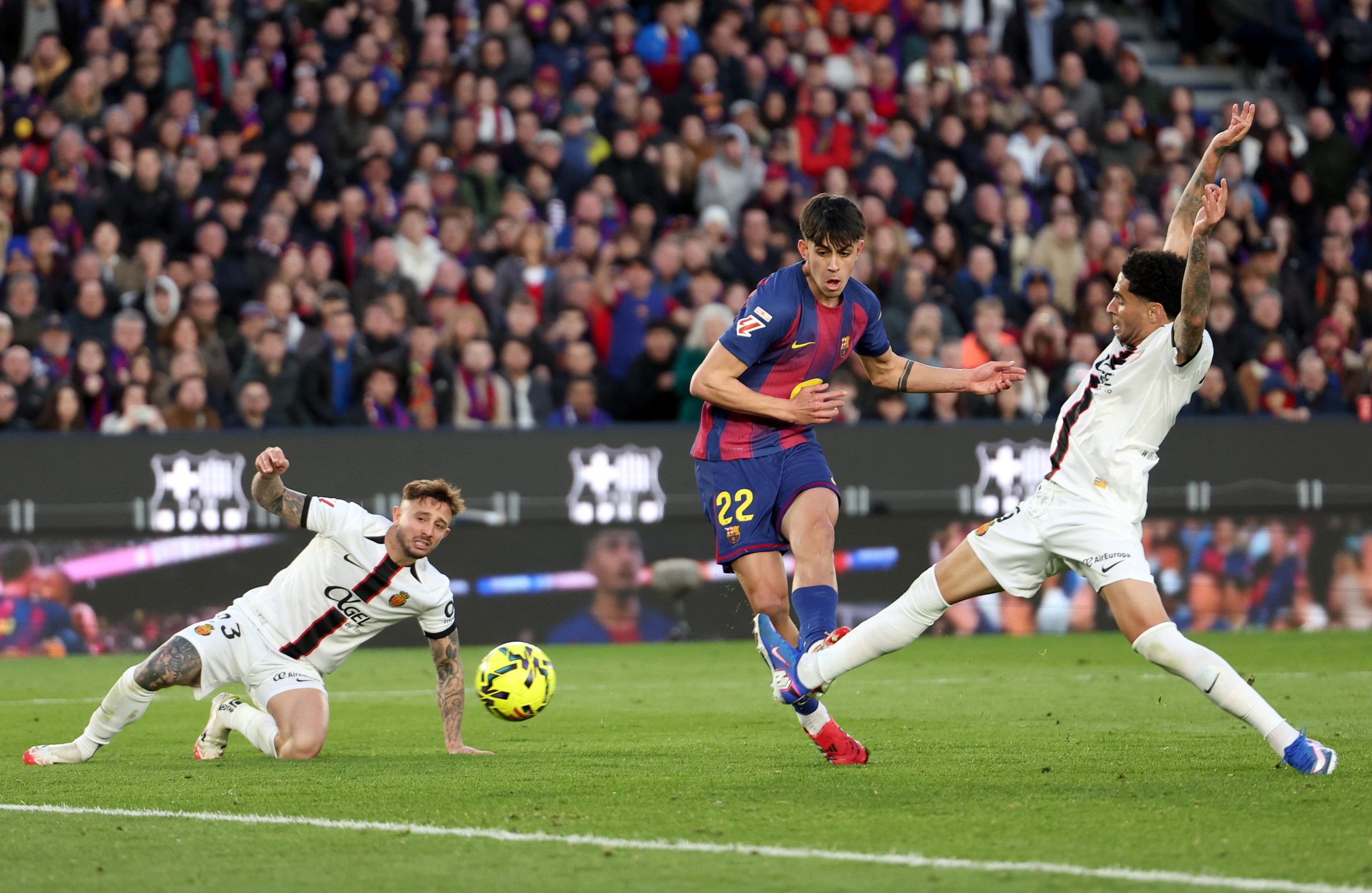 Marc Bernal: Barça's young talent shines with his first goal in the first team