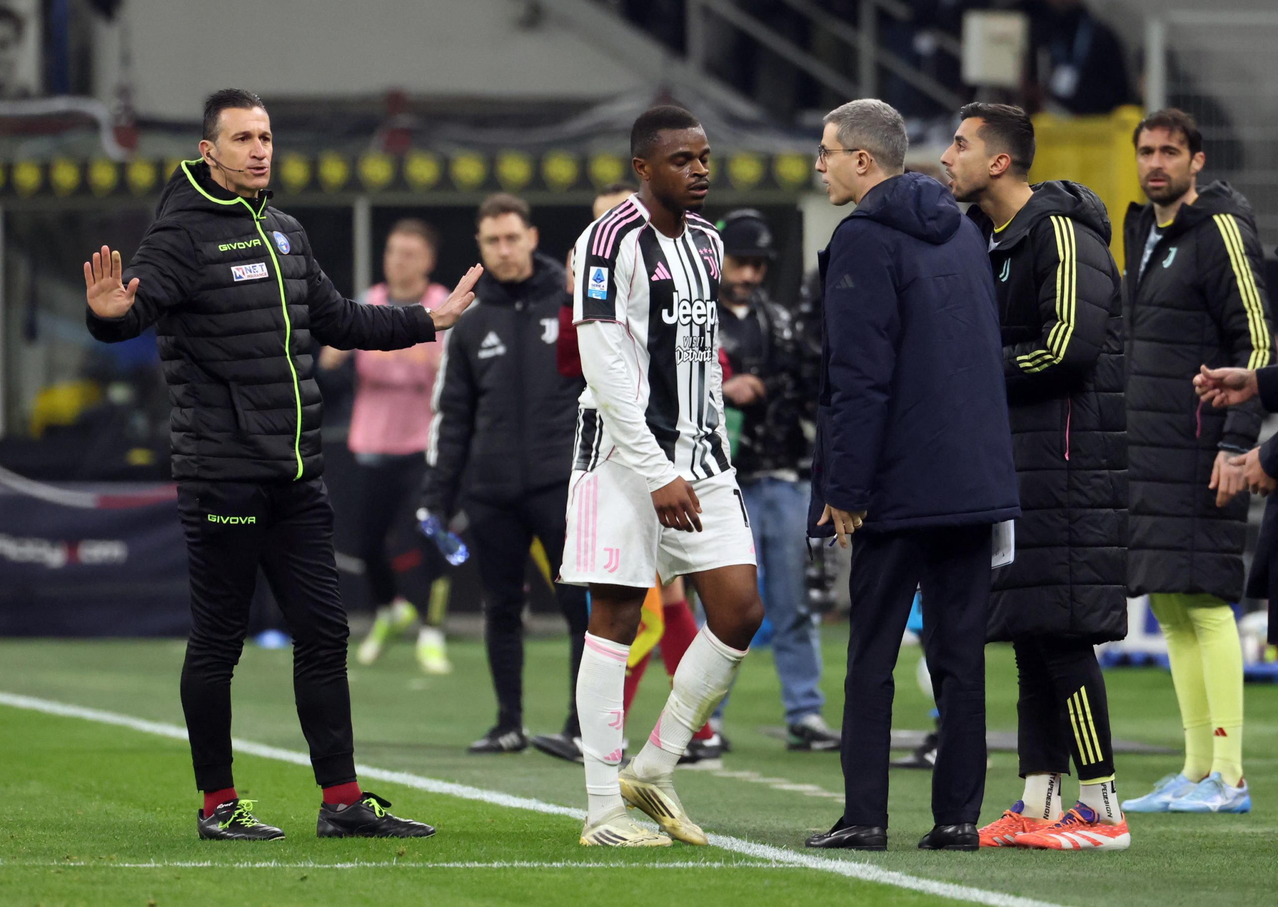 Expulsión de Kalulu: La Penna en el Ojo del Huracán Tras el Clásico Italiano
