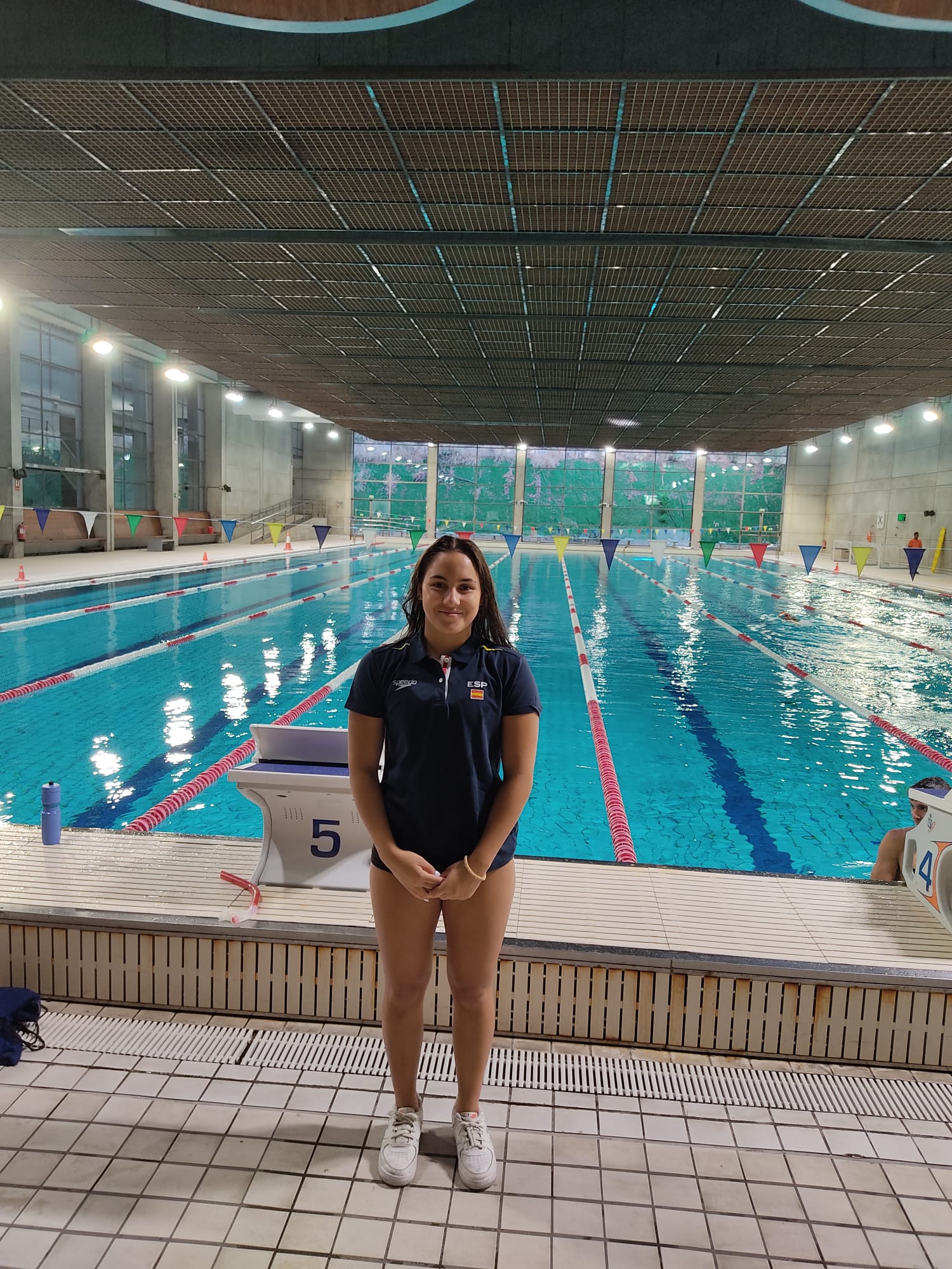 María Ramos shines in her individual debut in the NCAA: a step forward for Spanish swimming