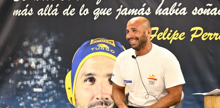 Barceloneta Conquers Leadership in an Epic Duel and Retires the '10' of a Legend