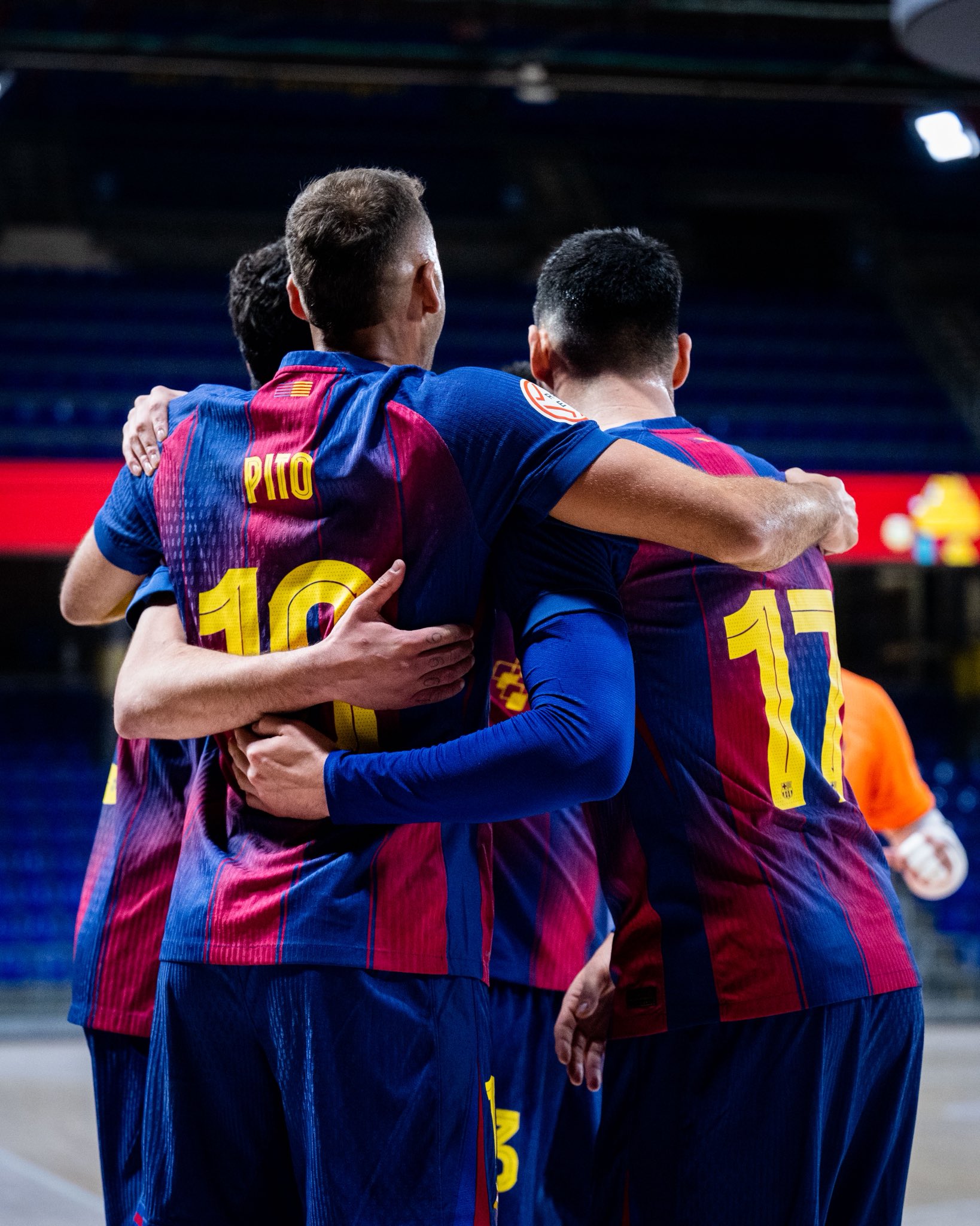 The Palau dresses up: Barça Futsal seeks to close the gap on a key day