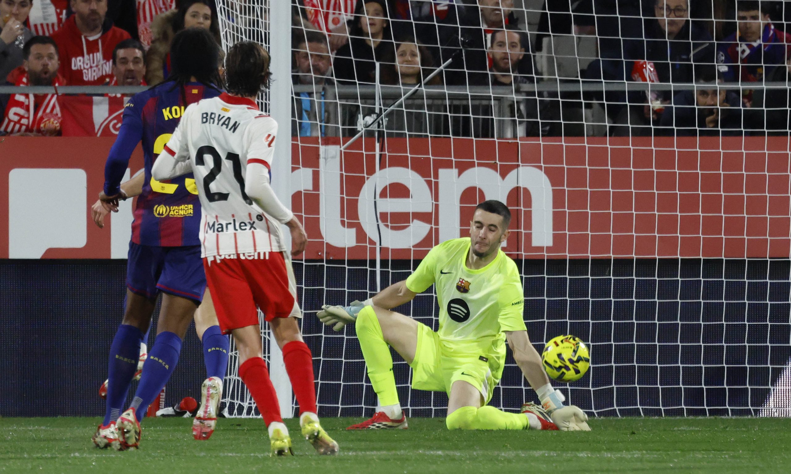 The Unexpected Guardian: Joan García, the Ace up Flick's Barça Sleeve