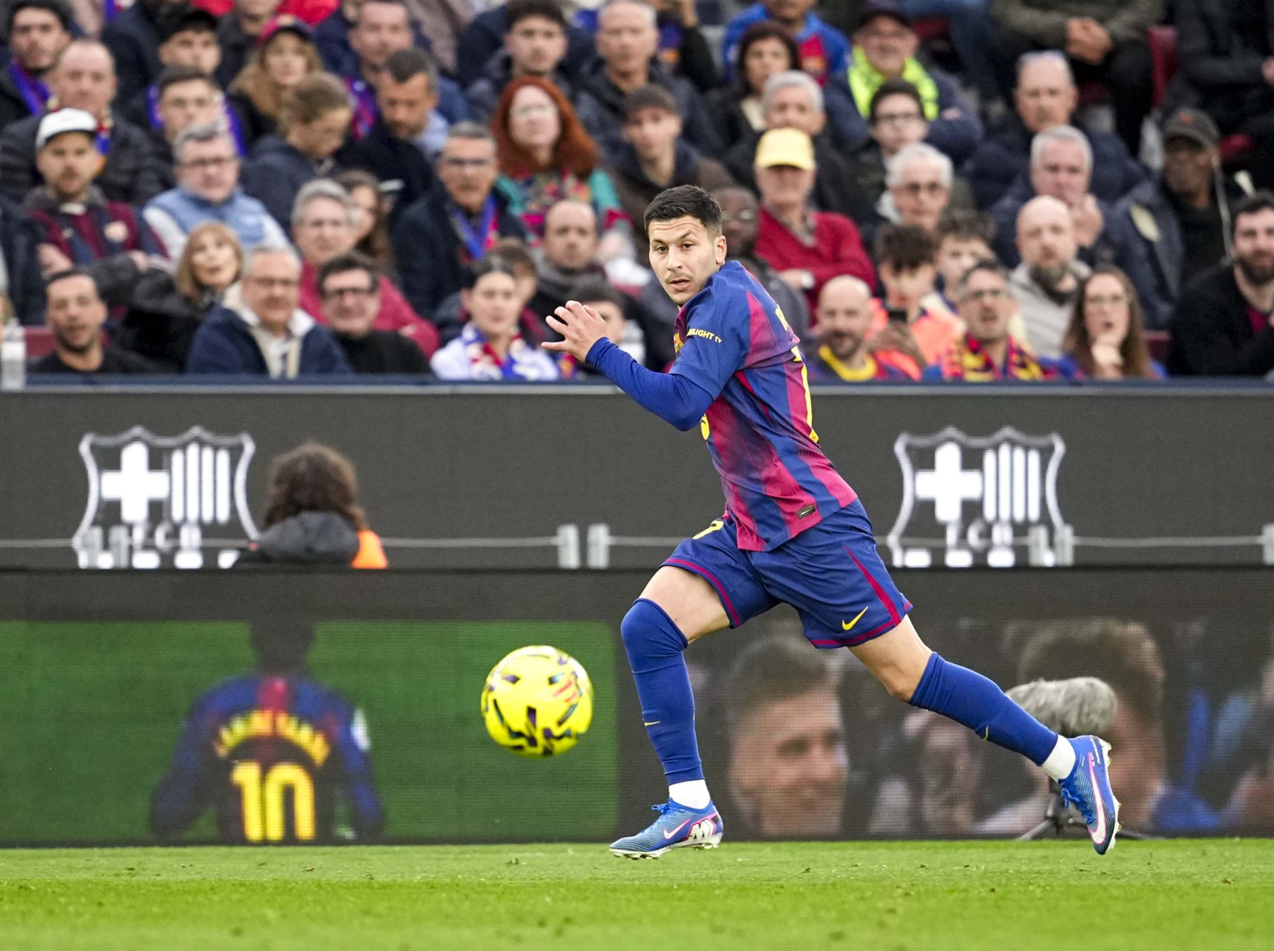 FC Barcelona presents its most renewed eleven of the season against Sevilla with up to five changes FC Barcelona presents its most renewed eleven of the season against Sevilla with up to five changes
