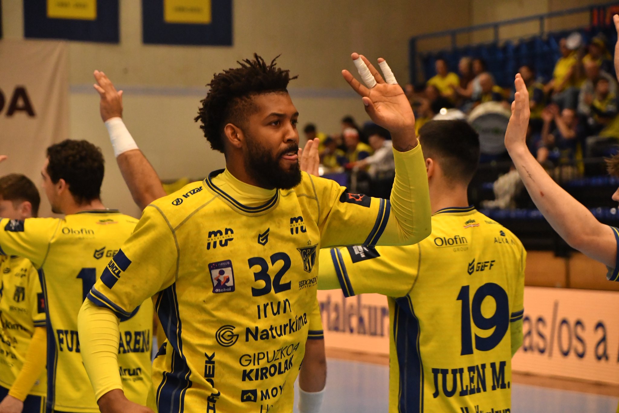 Bidasoa Irún Dominates in Huesca: Solid Victory in a High Tension Meeting
