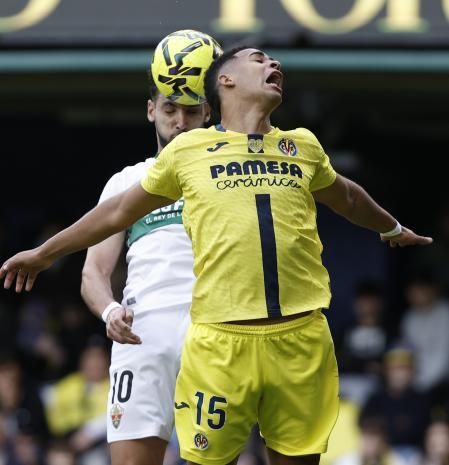 Alavés and Villarreal face each other in a key duel for permanence