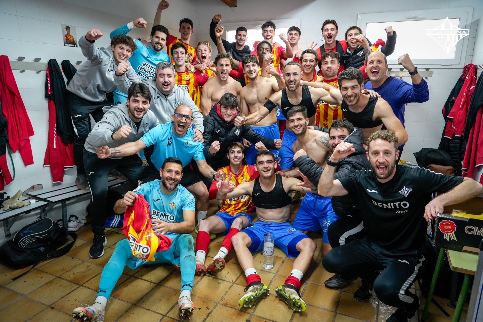 El Tona Apabulla a L'Hospitalet con una Goleada Imparable: 4-1 en un Partido Inolvidable El Tona Apabulla a L'Hospitalet con una Goleada Imparable: 4-1 en un Partido Inolvidable