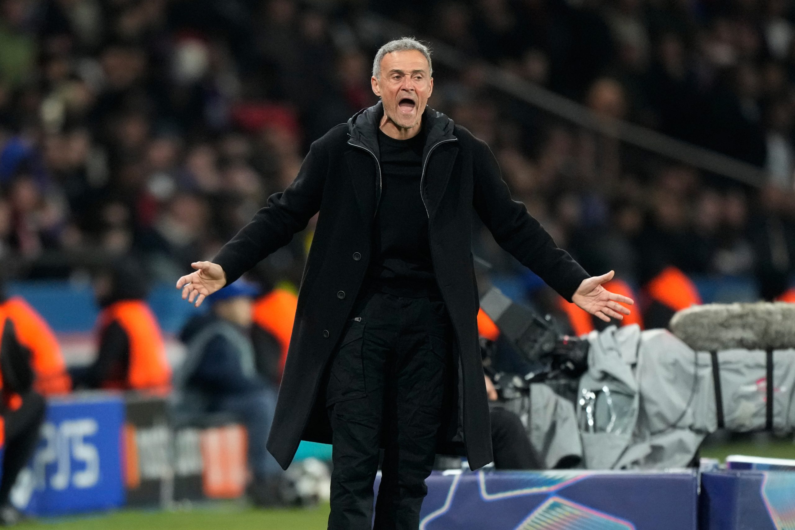 PSG demolishes Chelsea: Luis Enrique celebrates a victory that reinforces the team's morale