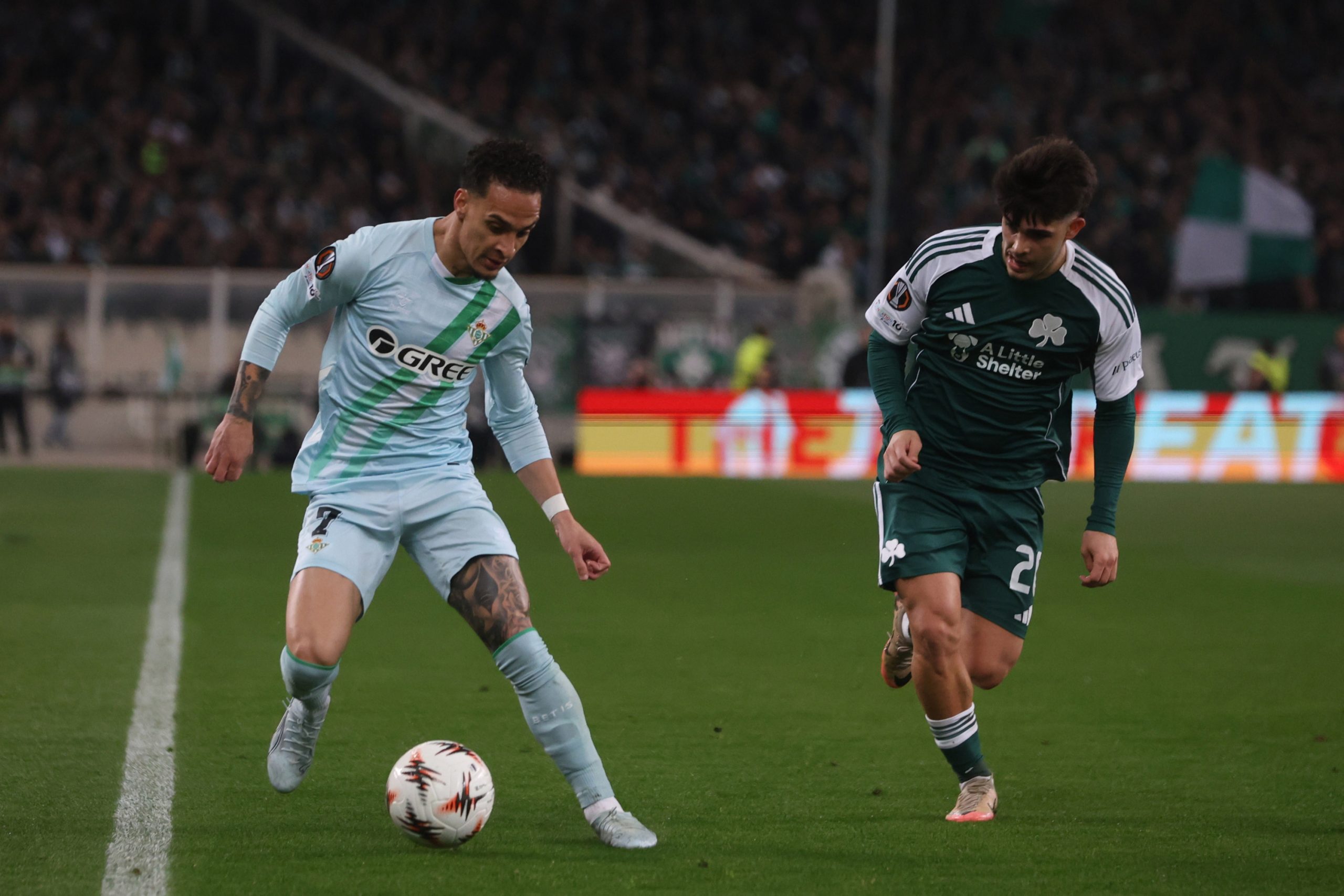 El Betis se estrella en Atenas: un polémico penalti condena a los verdiblancos en Europa League