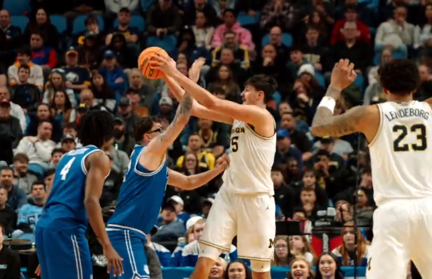 Mara Dazzles at March Madness! The Aragonese Leaves 'Cream' Abdul-Jabbar Speechless Mara Dazzles at March Madness! The Aragonese Leaves 'Cream' Abdul-Jabbar Speechless